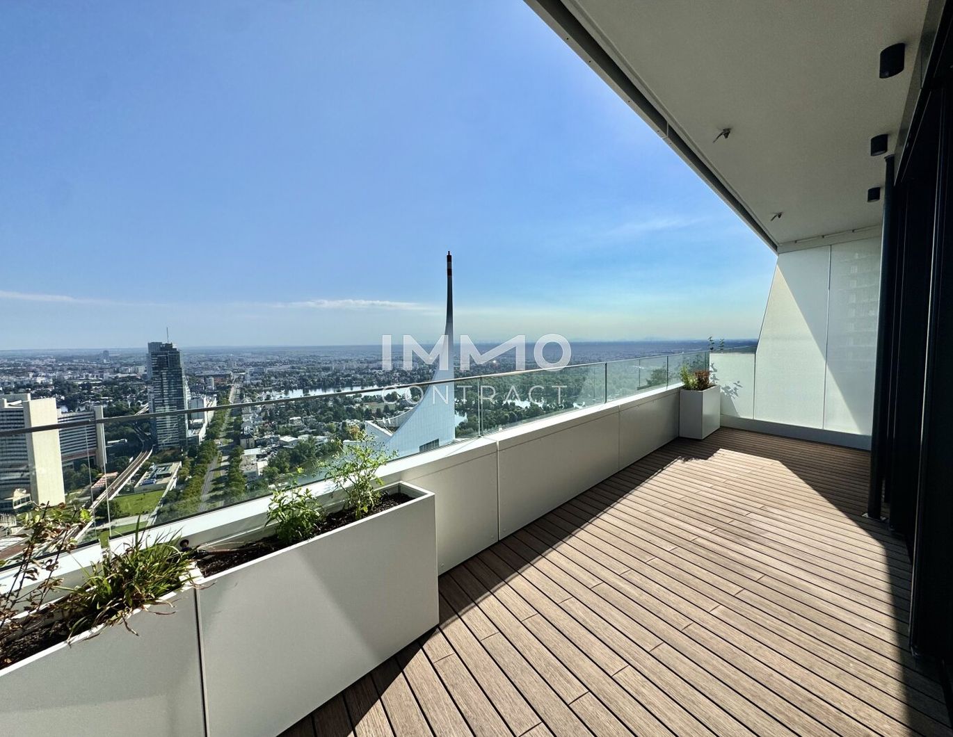 DANUBEFLATS. 40 Etage inkl. 30m2 Balkon - The one and only: Einmalig inkl. Wellness and Swimming Pool