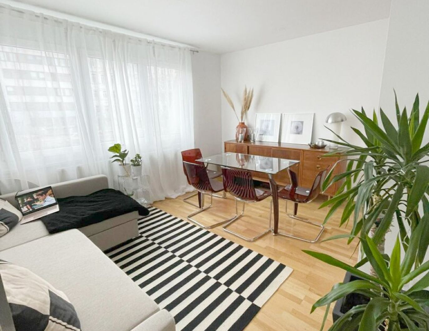 SELTENE GELEGENHEIT - moderne, möblierte 2-Zimmerwohnung! (Mietbeginn 15.12.2025)