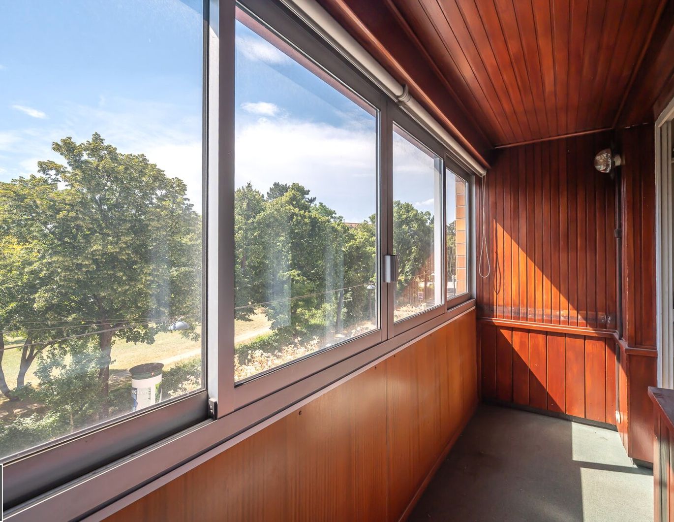 3-Zimmer-Wohnung mit viel Potenzial inkl. Loggia & Grünblick beim Schloss Schönbrunn (U4) - sanierungsbedürftig!