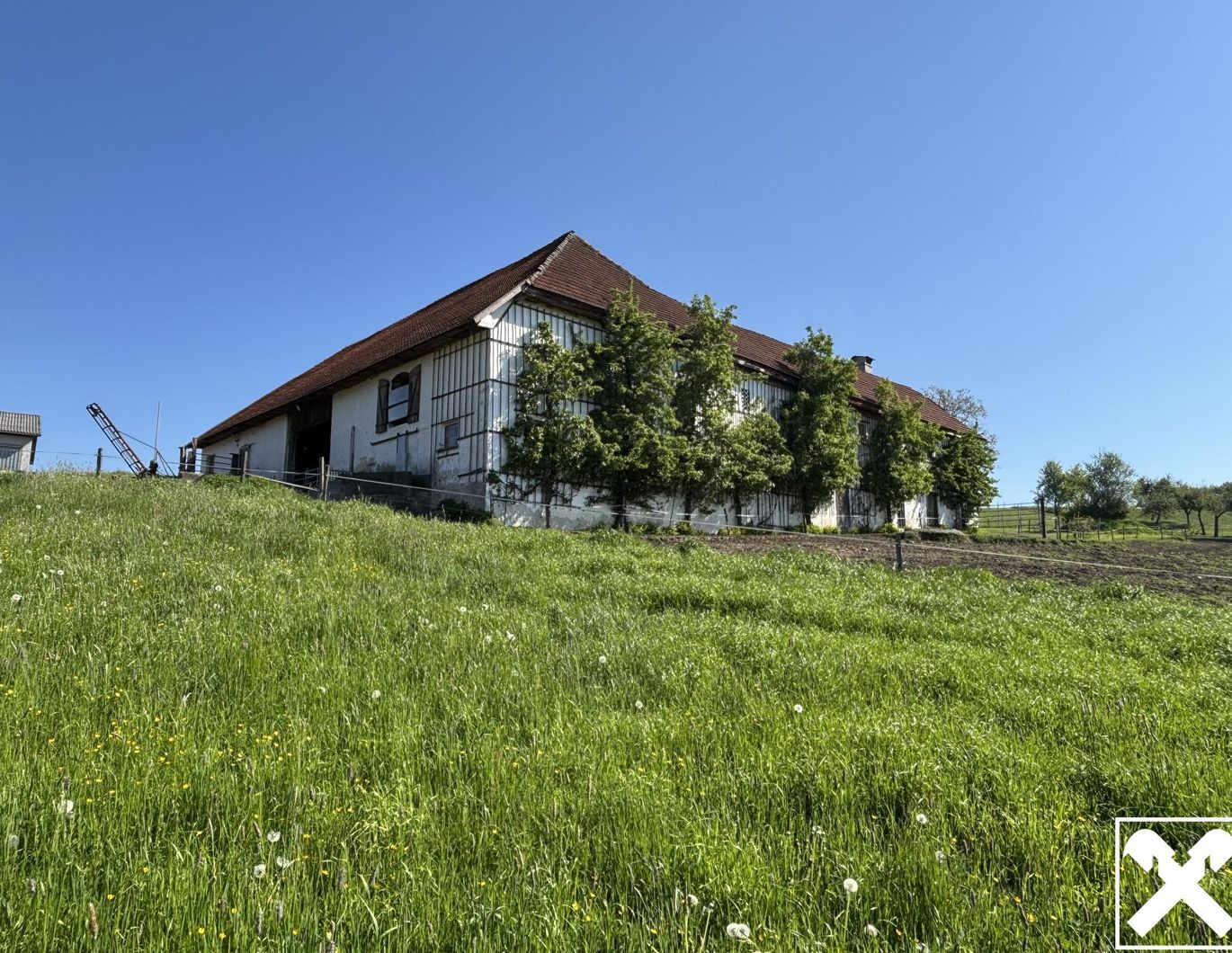 Bauernhof mit ca. 18,7 ha arrondierten landwirtschaftlichen Nutz- und Waldgrund