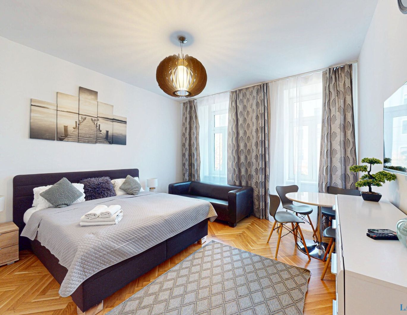 ++NEU++ Modern im Altbau - wunderschöne 2 Zimmer Wohnung mit Balkon! Ideal auch zur Vermietung - Top Zustand