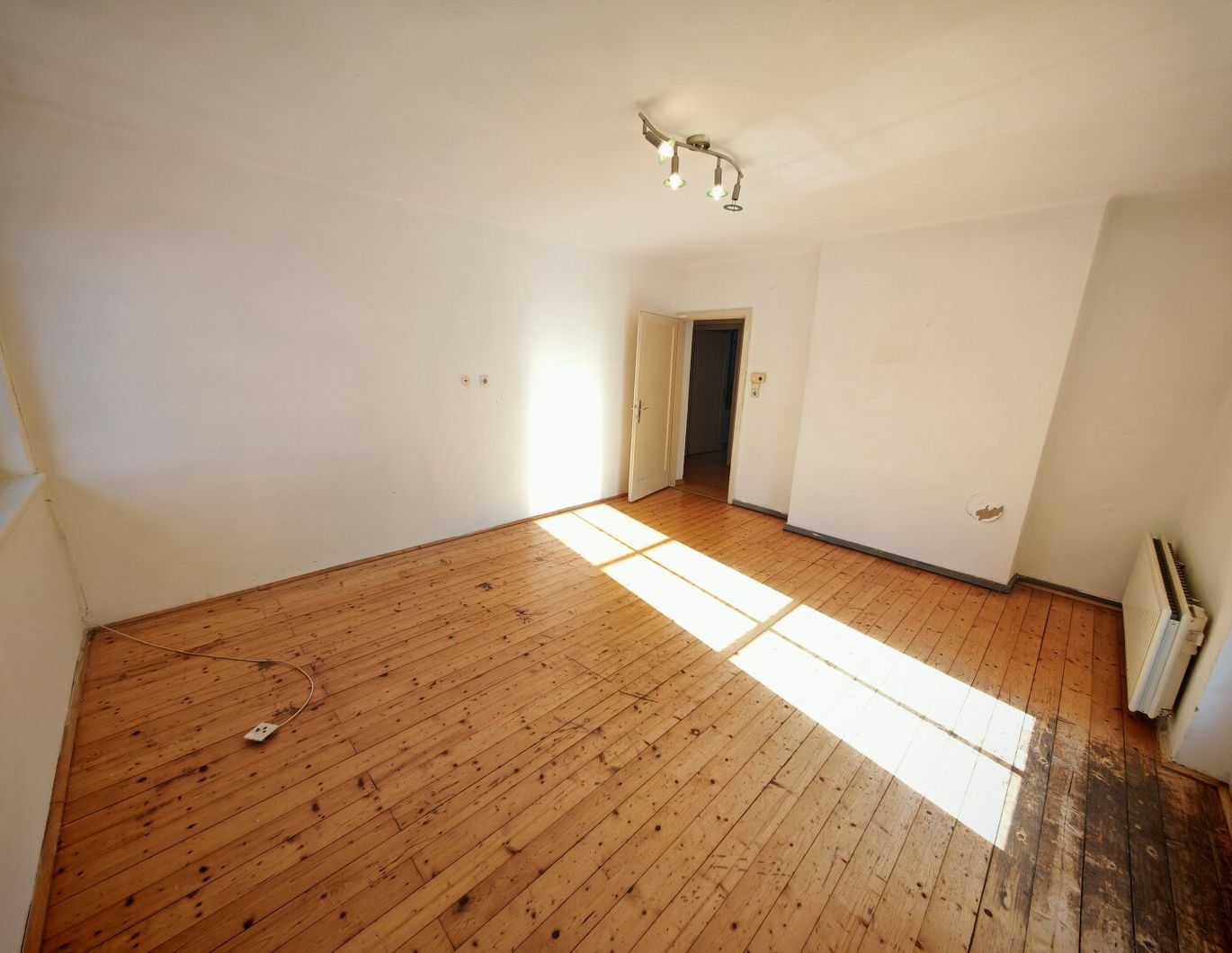 Sanierungsbedürftige 3 Zimmer-Wohnung in zentraler Lage von Schwarzach im Pongau
