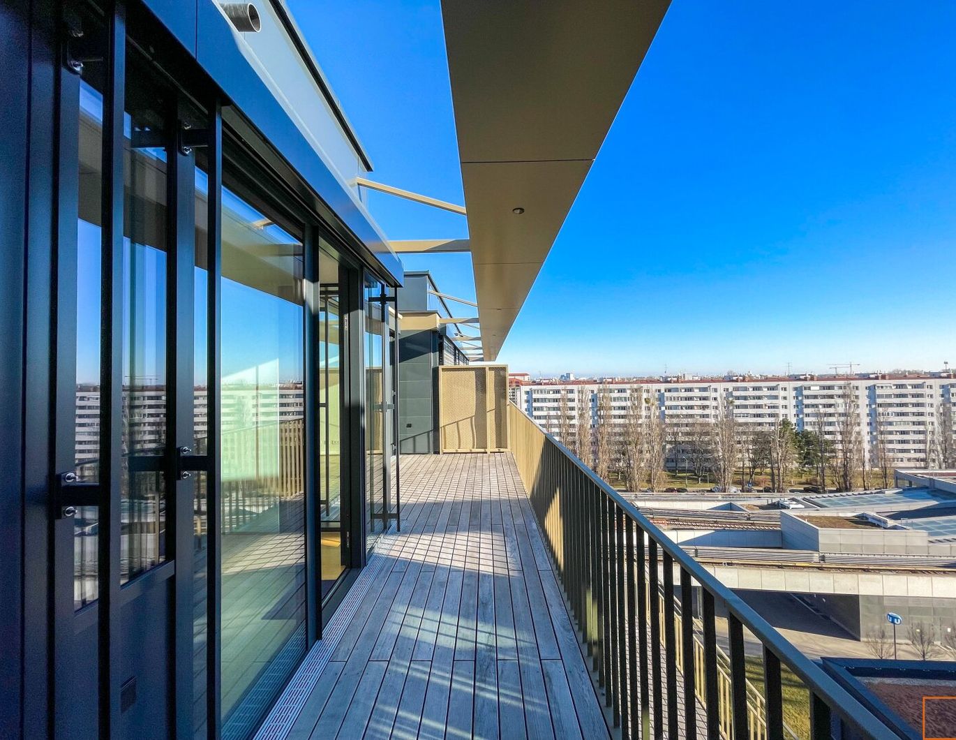 Exklusive 2 Zimmer Dachgeschosswohnung mit Terrasse und PKW-Stellplatz im KORSO