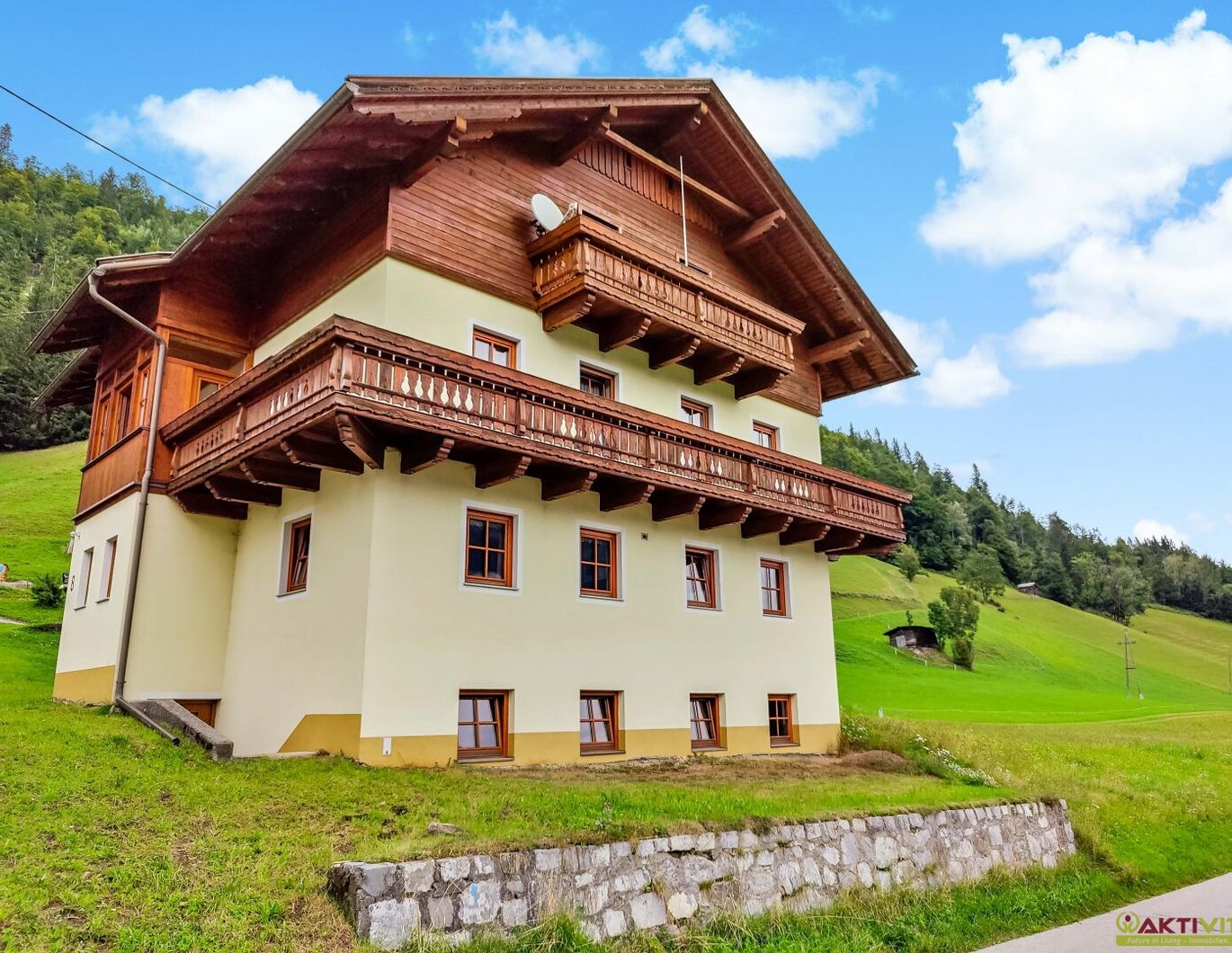 Großzügiges Bauernhaus mit viel Grundbesitz im Lesachtal. - Nebengebäude und Alpenfläche inklusive. - In der Natur.