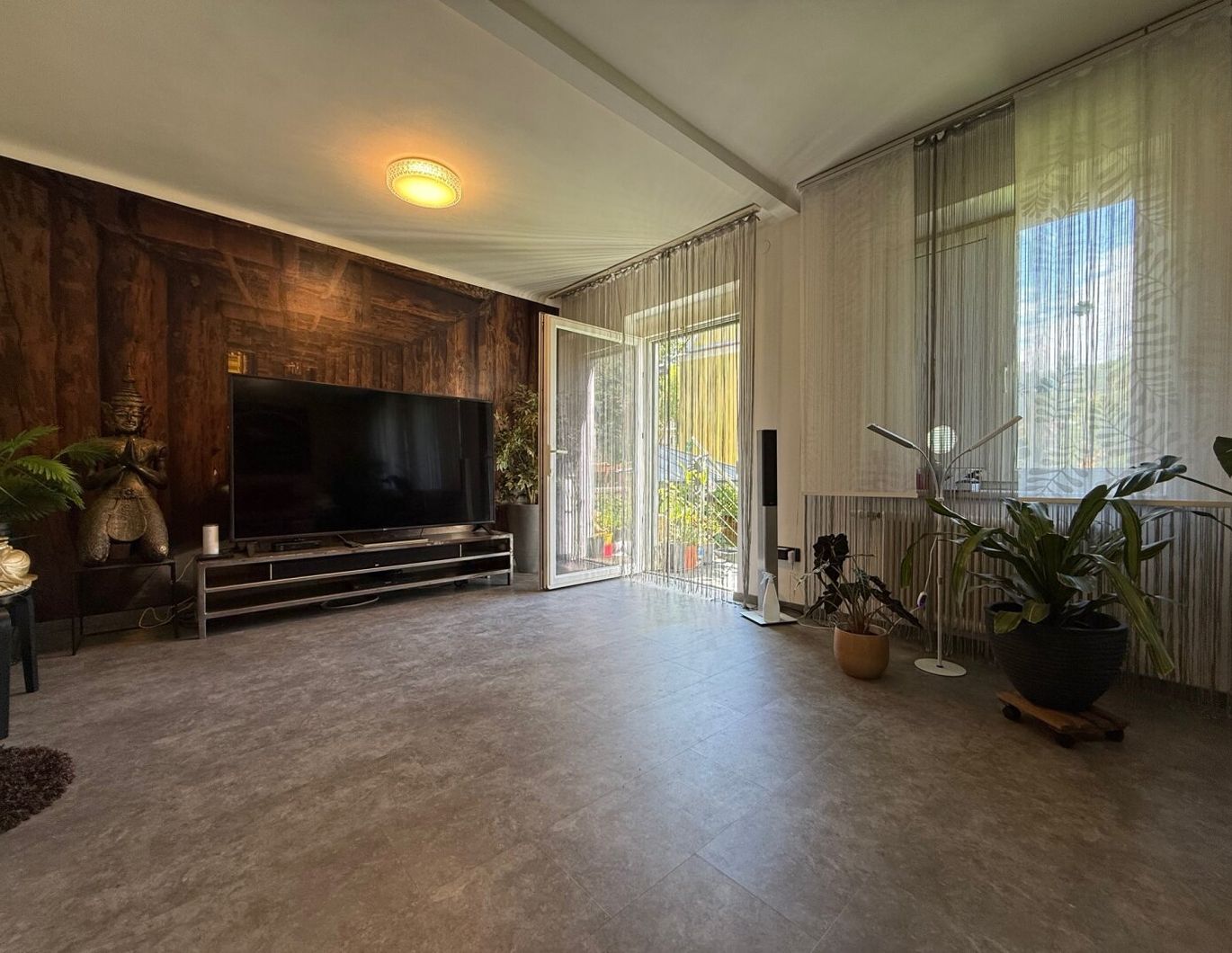 Ruhige Erdgeschosswohnung mit großem Garten!