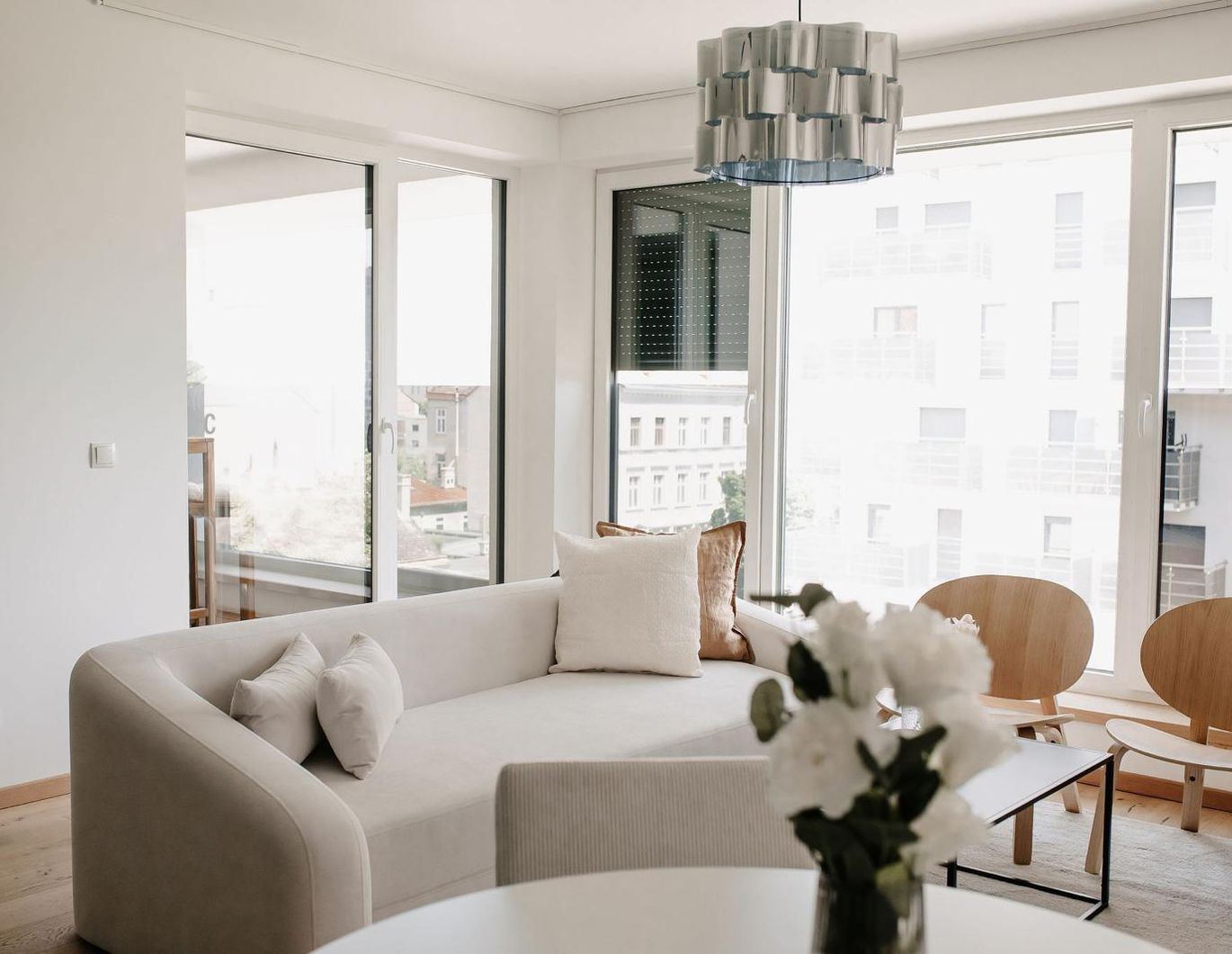++HOCHWERTIGE 2-ZIMMER WOHNUNG IN BESTER LAGE*: Moderne Einrichtung, Klimaanlage, Fußbodenheizung und Loggia in Wien 1200