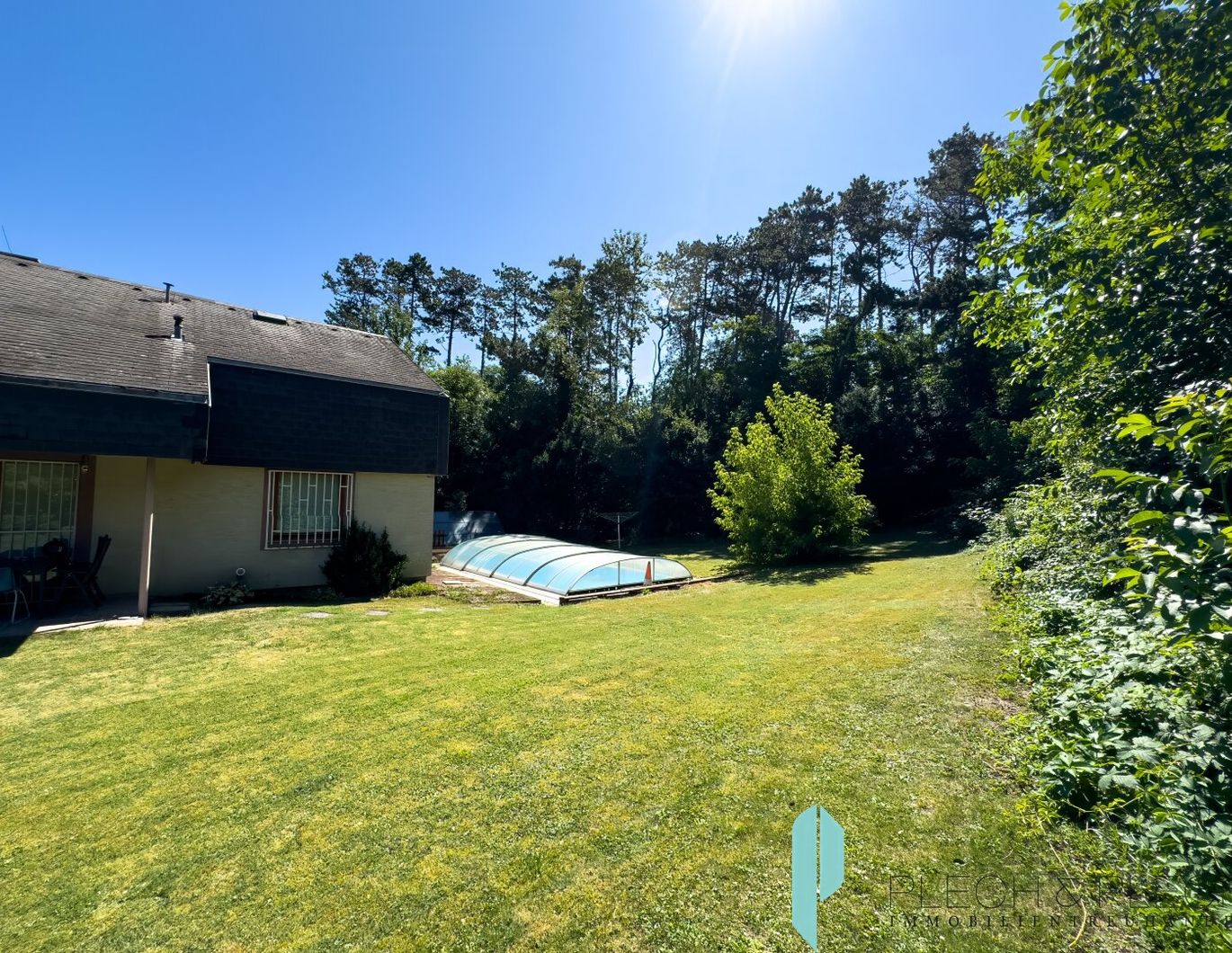 Traumhaus in Ruhelage mit großzügigem Garten, Pool & exklusivem Badeteichzugang