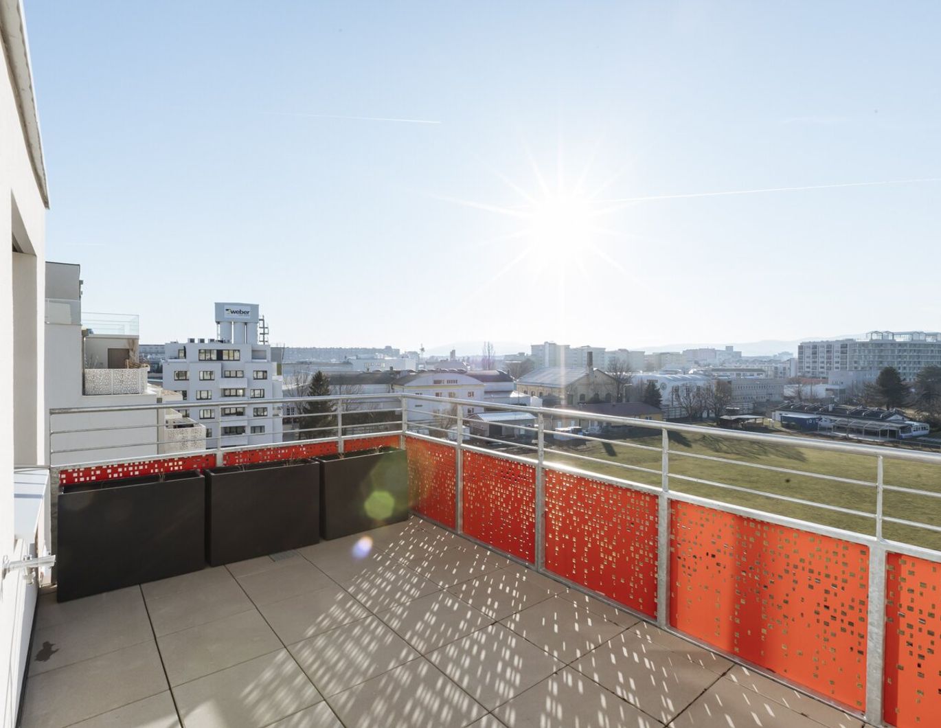 PROVISIONSFREI - ERSTBEZUG - Bezugsfertige, klimatisierte Dachmaisonette-Wohnung mit 3 Schlafzimmern, Wohnküche und 45 m² Terrassen