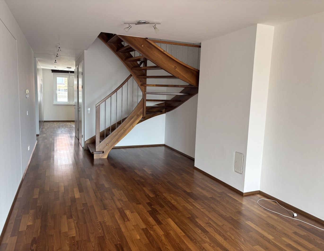 EINZIGARTIGE 4-ZIMMER STADTWOHNUNG (5. und 6. OG) mit Balkon und Terrasse
