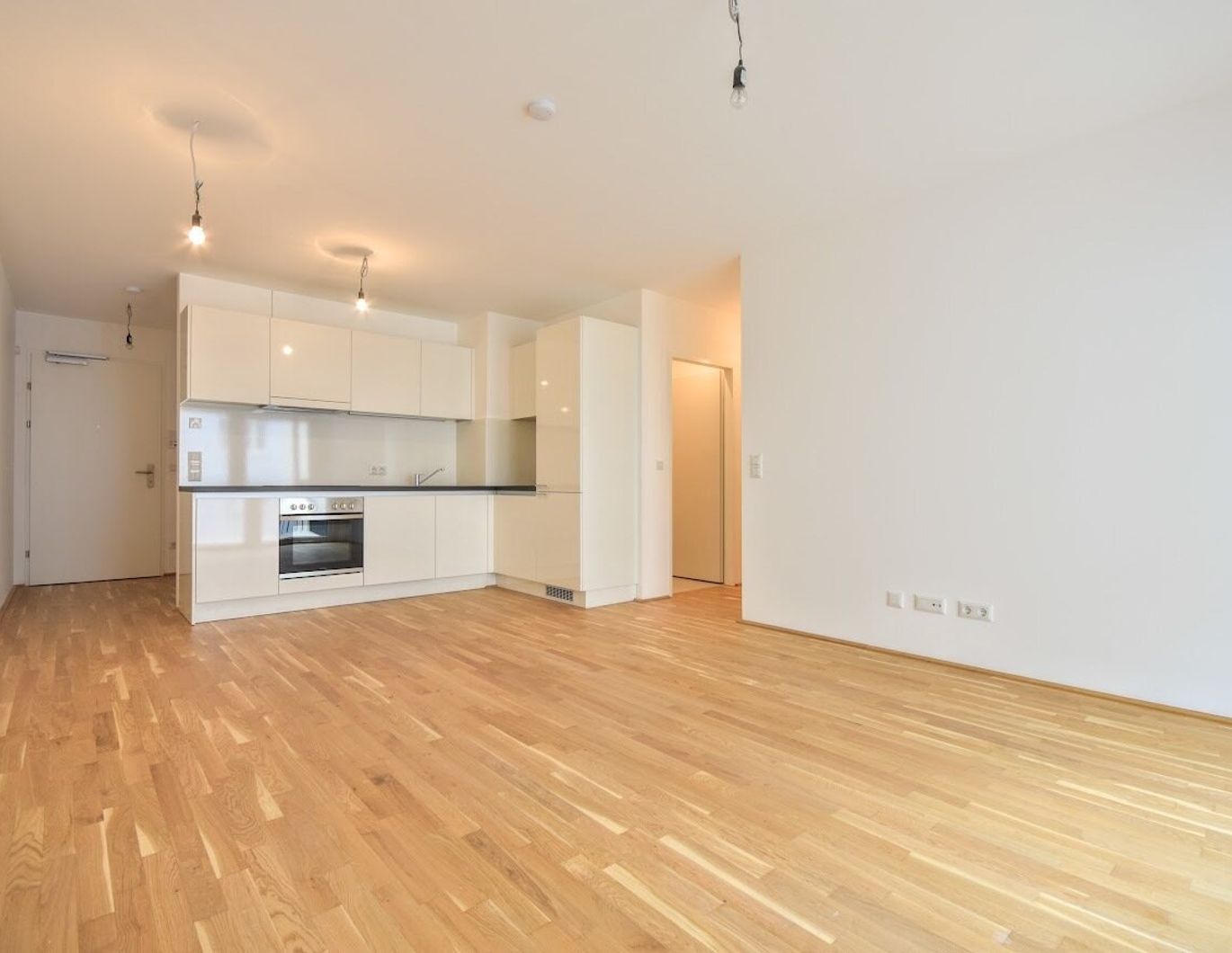 IU - Moderne 2-Zimmer Wohnung mit Balkon in Hofruhelage (verfügbar ab 01.04.2026)