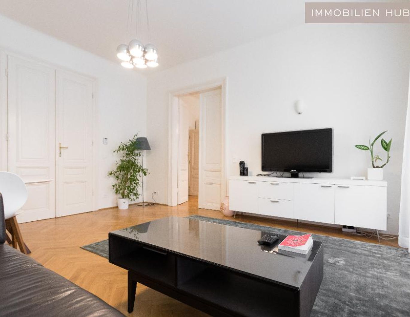 Stilvolle 3-Zimmer-Altbauwohnung in zentraler Lage im 5. Bezirk - möbliert