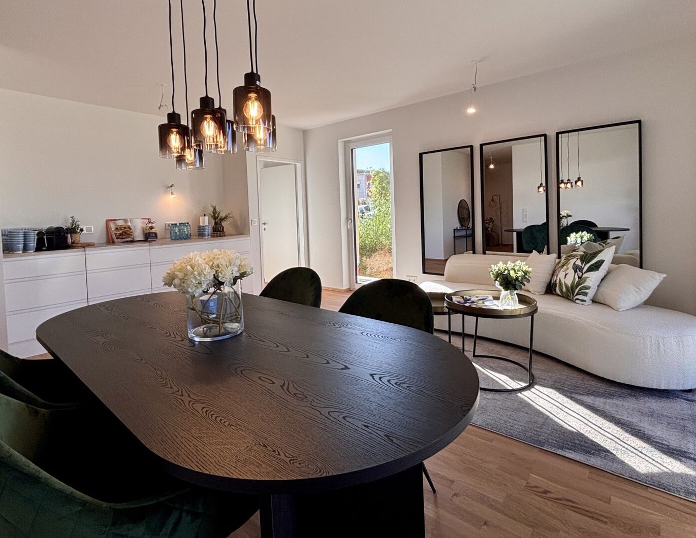 PROVISIONSFREI! Großzügige 4-Zimmer-Wohnung mit Sonnenbalkon & Stil