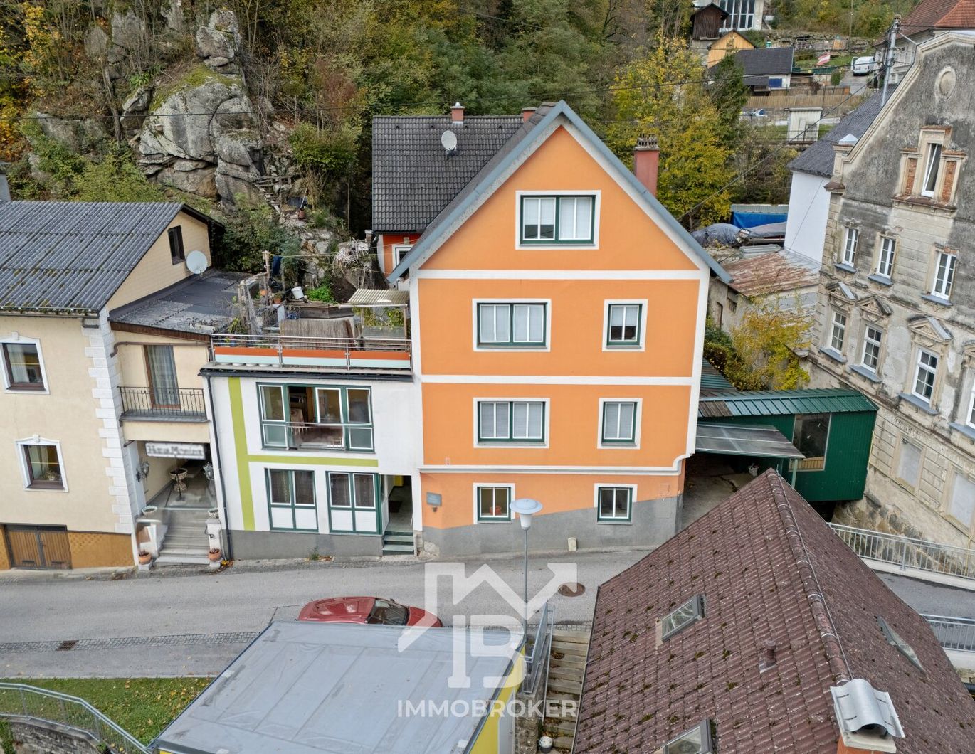 Mehrparteienhaus mit Donaupanorama - Rendite sichern und/oder selbst nutzen