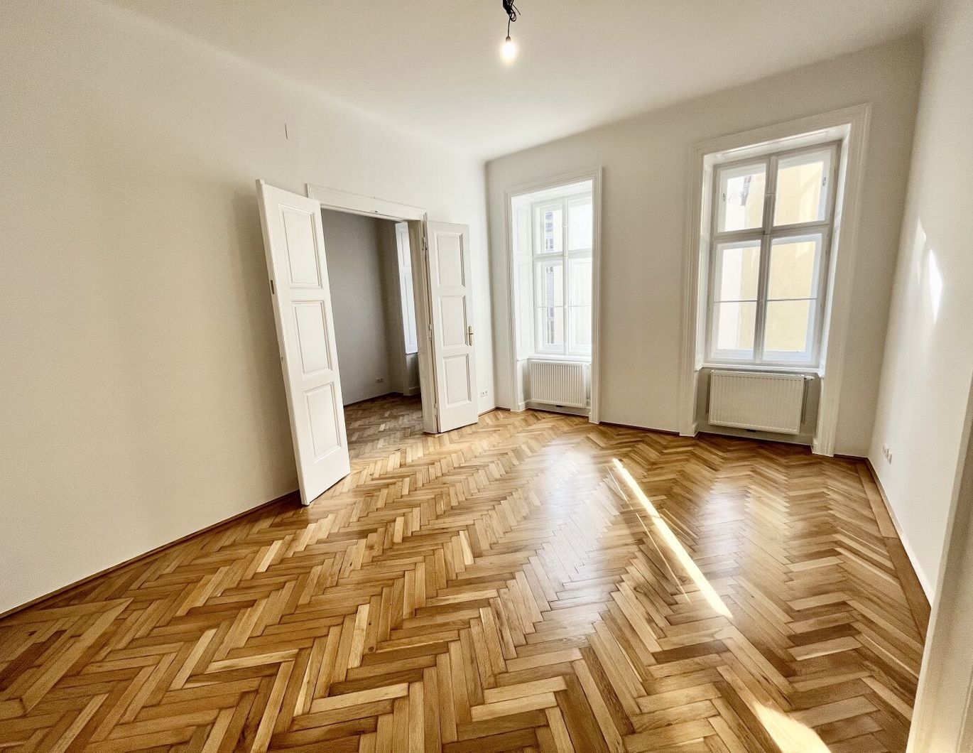 Generalsanierte Altbauwohnung in ruhiger Innenstadtlage!