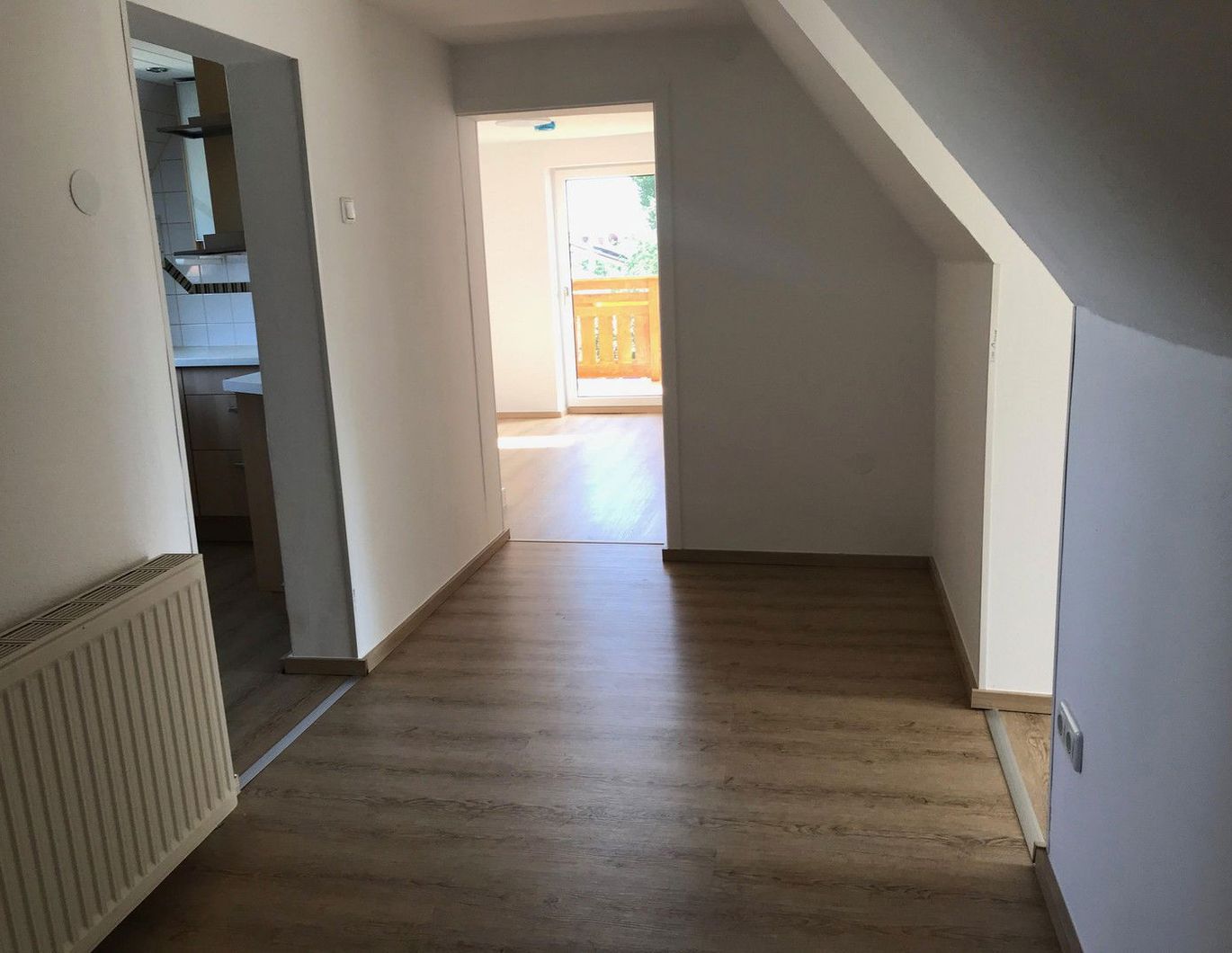 Mansardenwohnung Stadtrand zu Linz - St. Martin/ Traun, ruhig, Garten, Balkon überdacht,