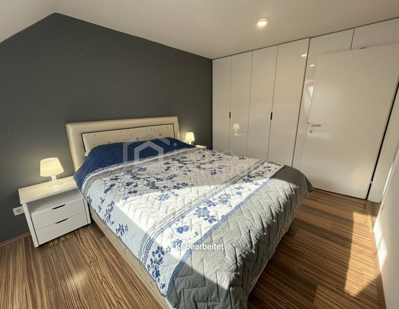 Dachgeschosswohnung in 1040 Wien - modern, geräumig, mit Balkon!