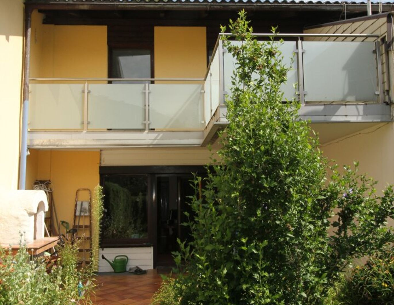 Eugendorf: geräumiges Reihenhaus in absoluter Ruhelage mit Garage und KfZ Stellplatz