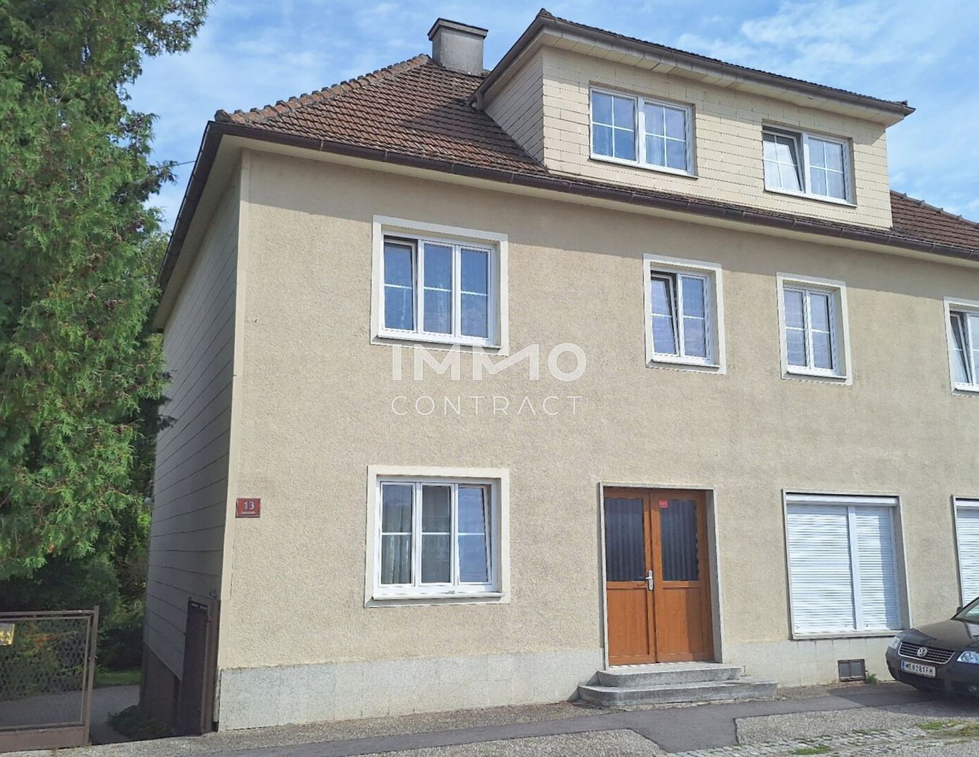 Geräumiges Mehrfamilienhaus mit großem Garten, sowie ehemaligen kleinen Geschäftslokal neben Bahnhof