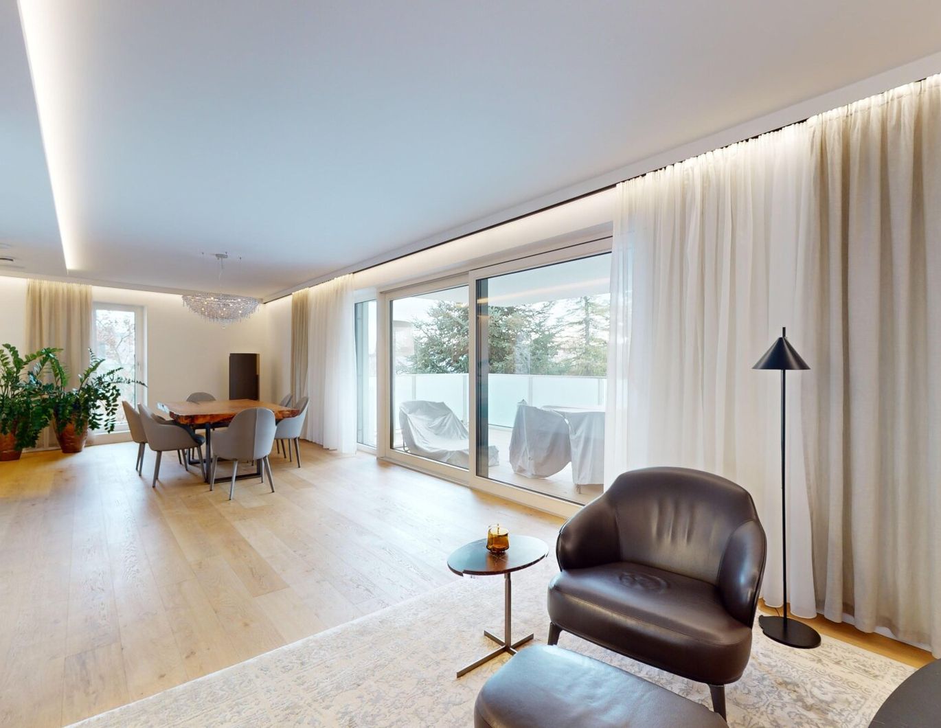 Stilvolle 4-Zimmer-Wohnung mit Terrasse in Bestlage des 18. Bezirks