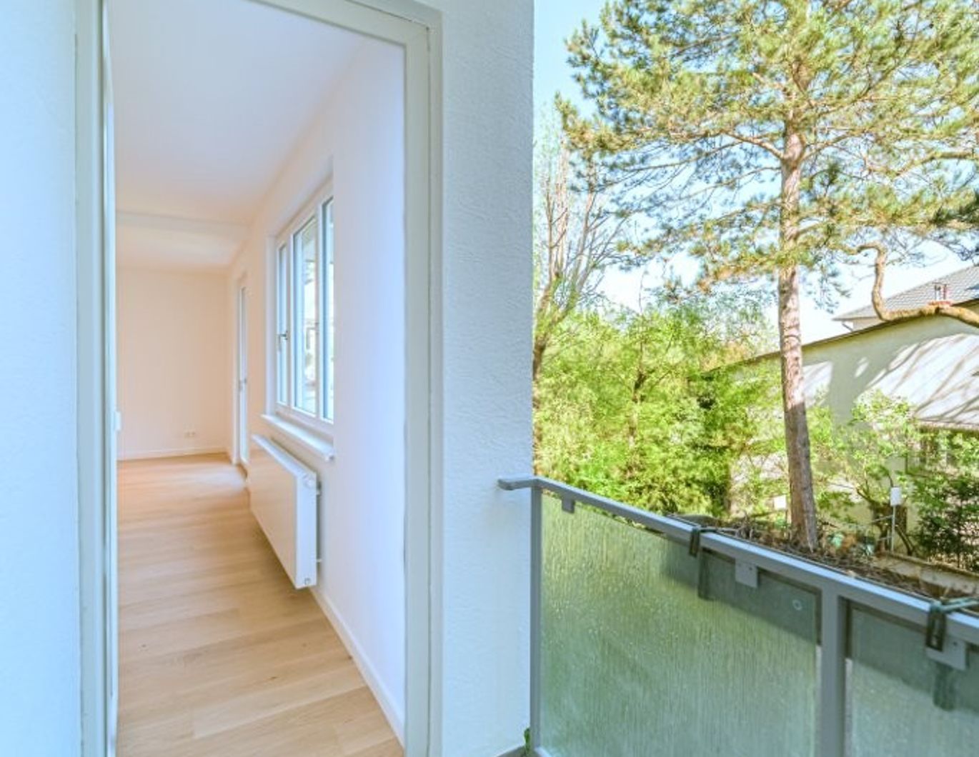 Im grünen 17.Bezirk: Top sanierte 3-Zimmer-Wohnung inkl. Freiflächen!