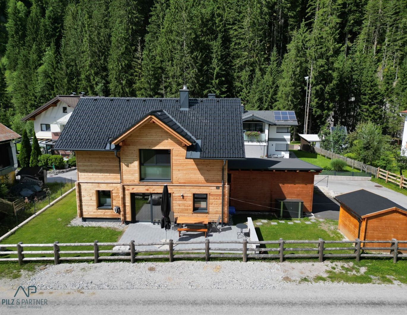Hochwertiges Einfamilienhaus in schöner Naturlage!