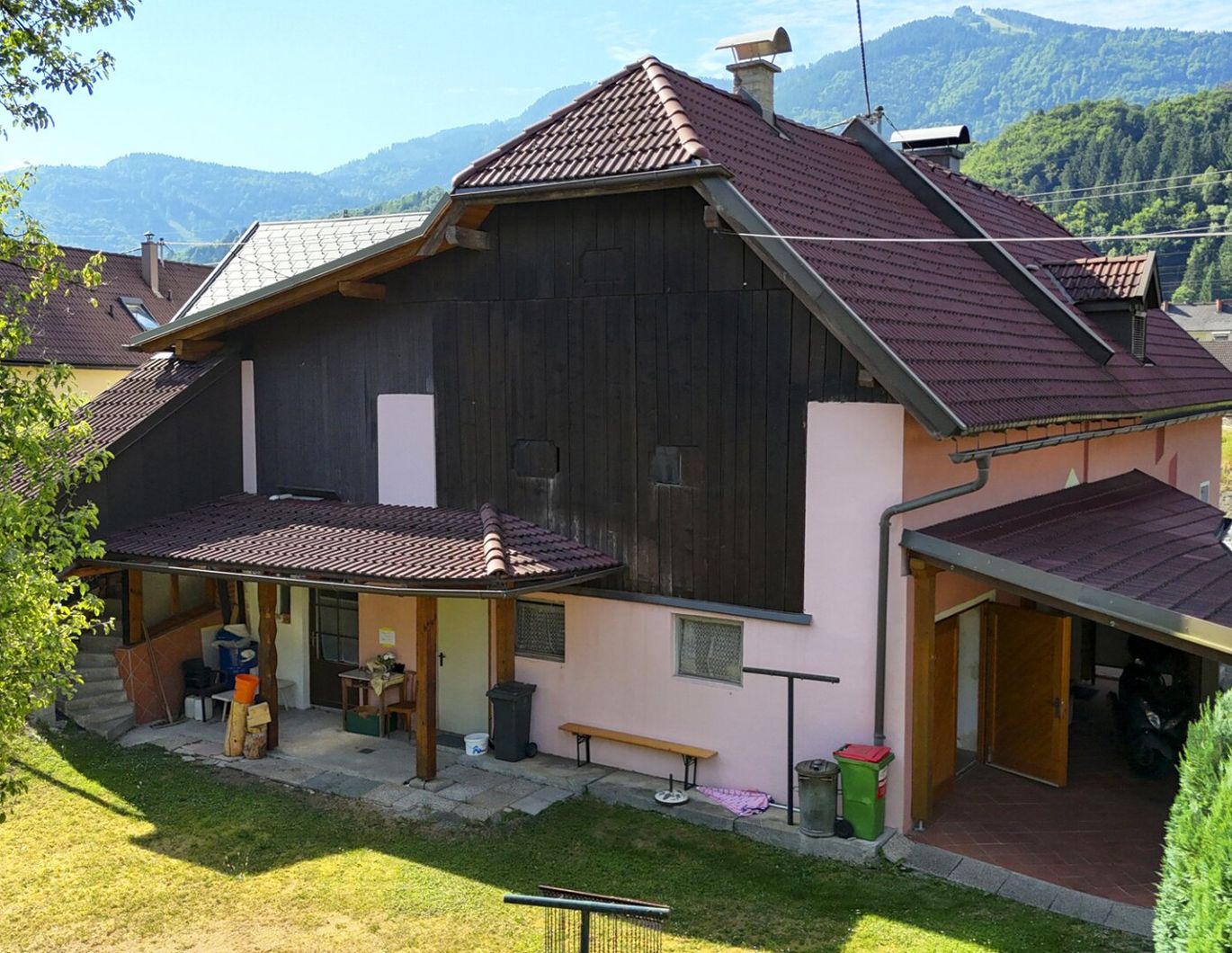 Sonniges Zuhause mit Potenzial - Haus mit Stadl, Garten und Top-Anbindung in Arnoldstein