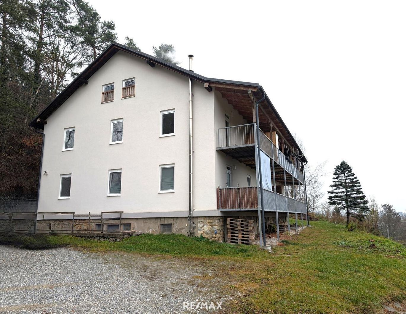 Helle Wohnung am Fuße des heiligen Berges mit großer Terrasse