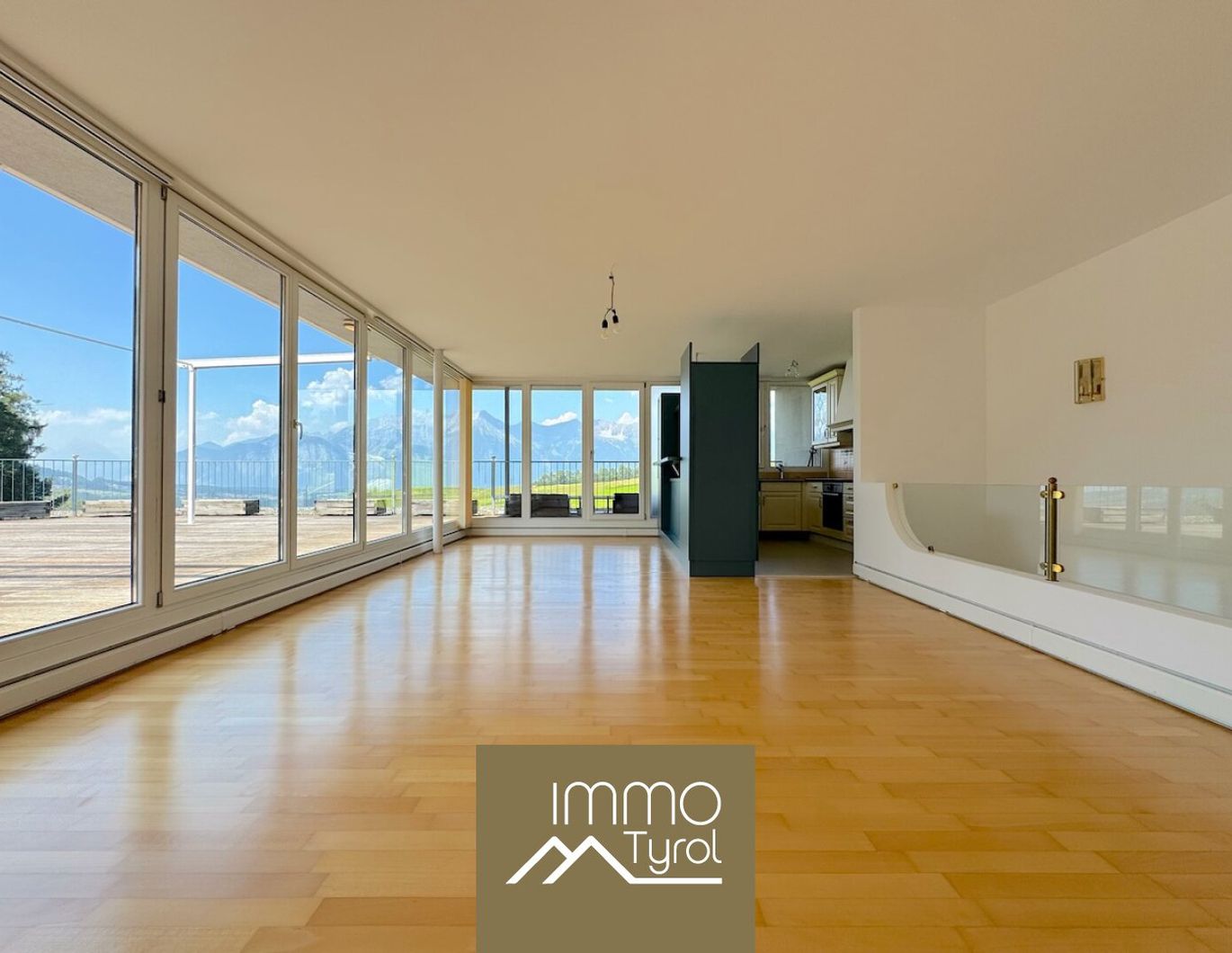 Patsch: 3-Zimmer-Panoramawohnung mit traumhafter Sonnenterrasse
