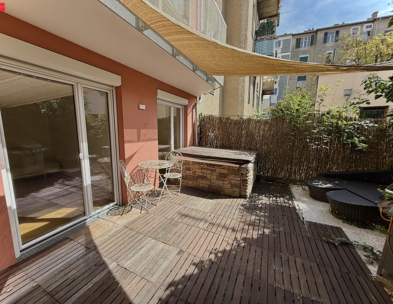 Innenstadthit: Sonnige Terrasse in Bestlage!