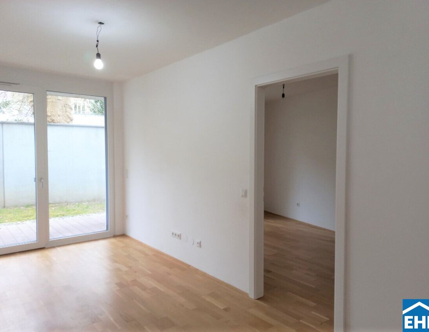 Wunderschöne 2-Zimmer-Wohnung mit Garten: Natur und Moderne vereint