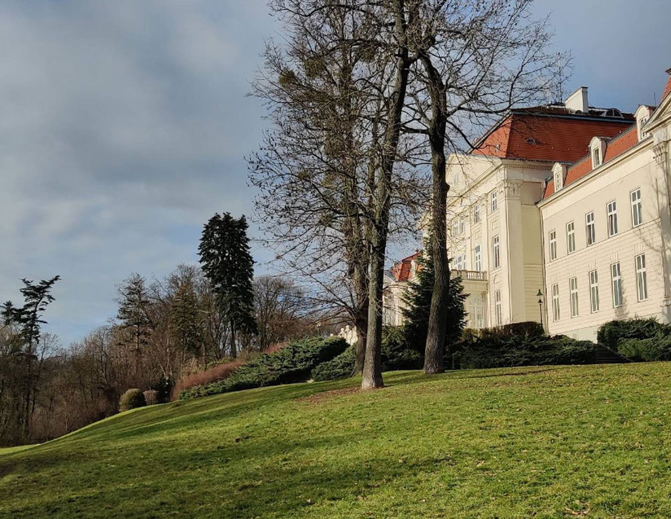 Ruhige, möblierte 65 m² Wohnung mit Balkon - Natur & Erholung inklusive