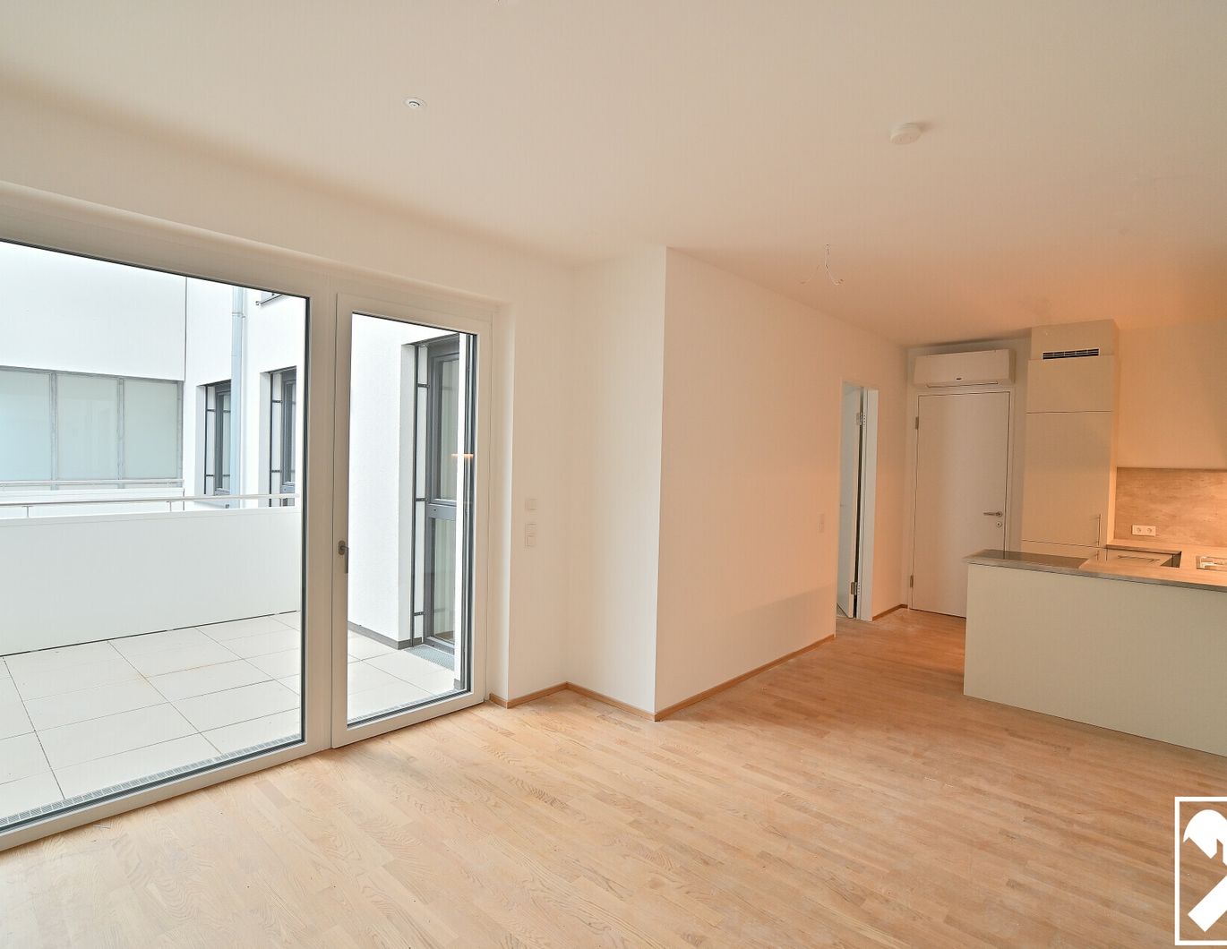 VIO PLAZA Living TOP 123 E08