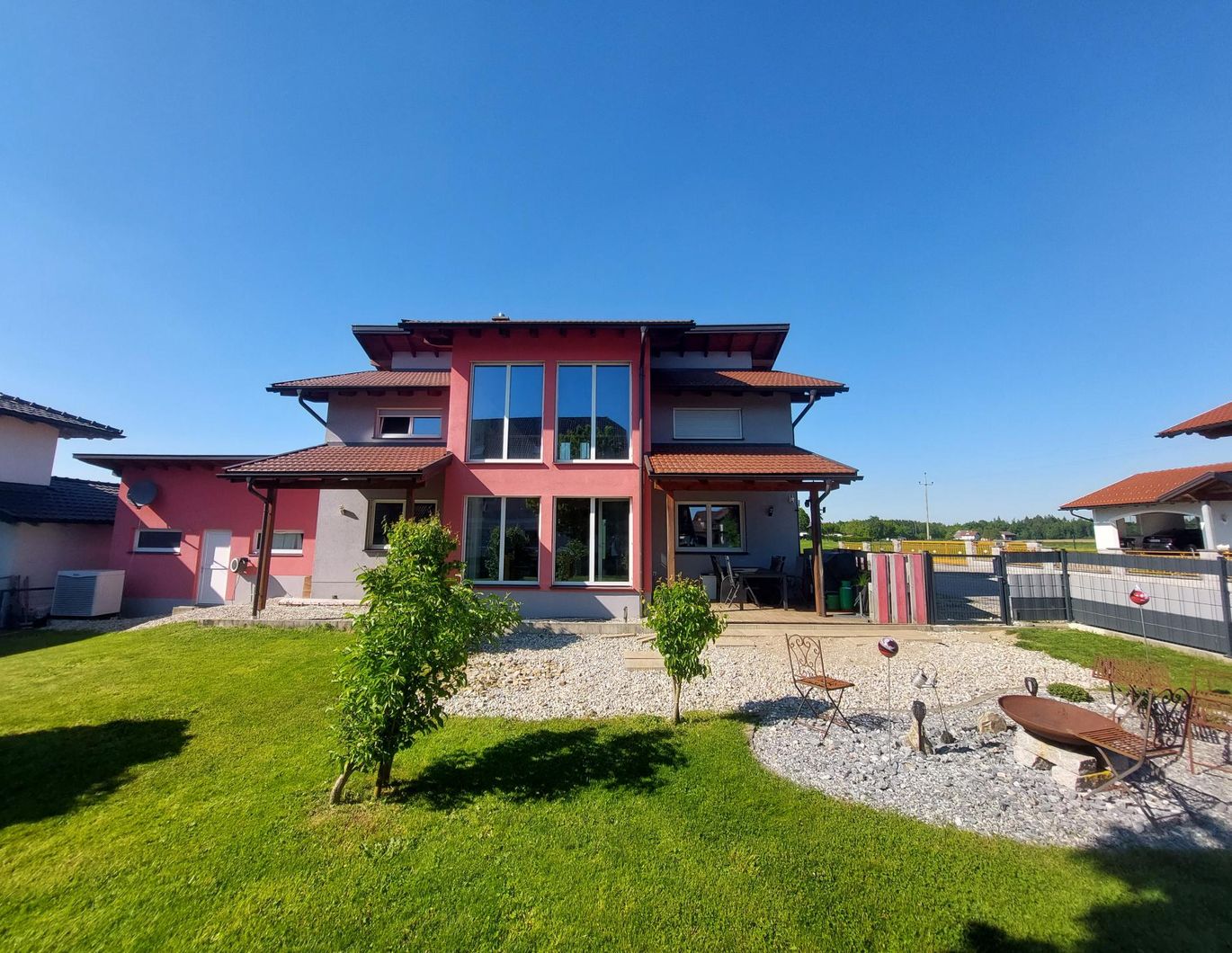 Lichtdurchflutet, modern, gemütlich - Traumhaus in Toplage