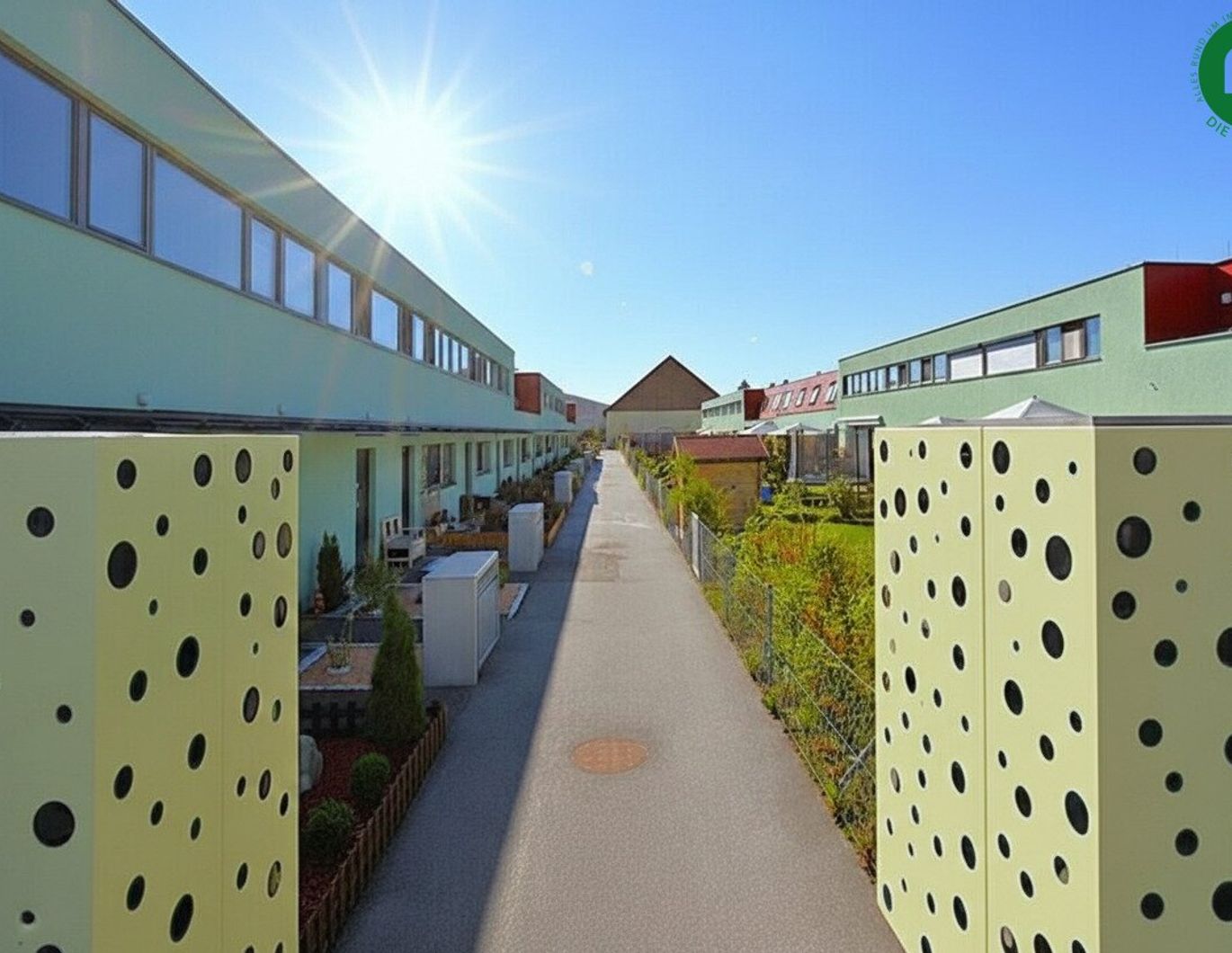 Reihenhaus mit Terrasse, Pool und Keller in Breitenleer Ruhelage