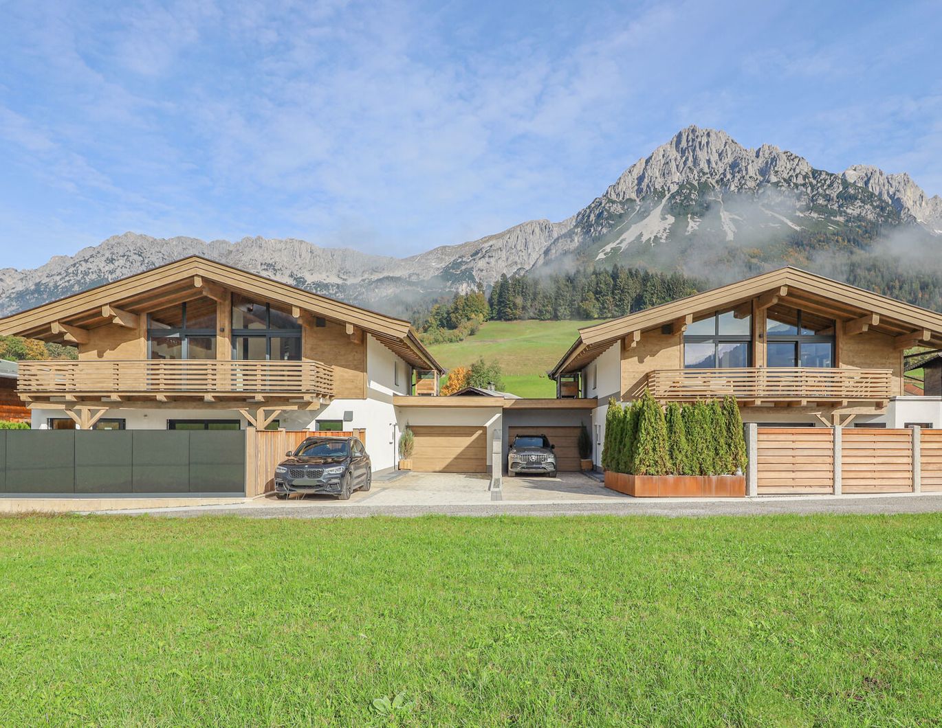 Exklusives Chalet mit Pool unmittelbar am Golfplatz