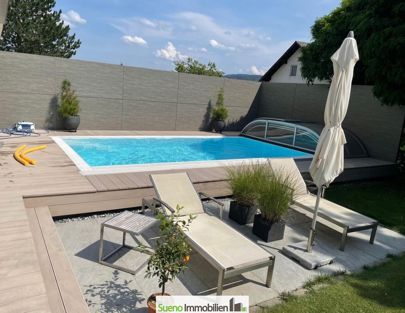 TOP Wohnhaus mit 2 (ev 3) Einheiten samt Pool, Garage und 1 Geschäftslokal