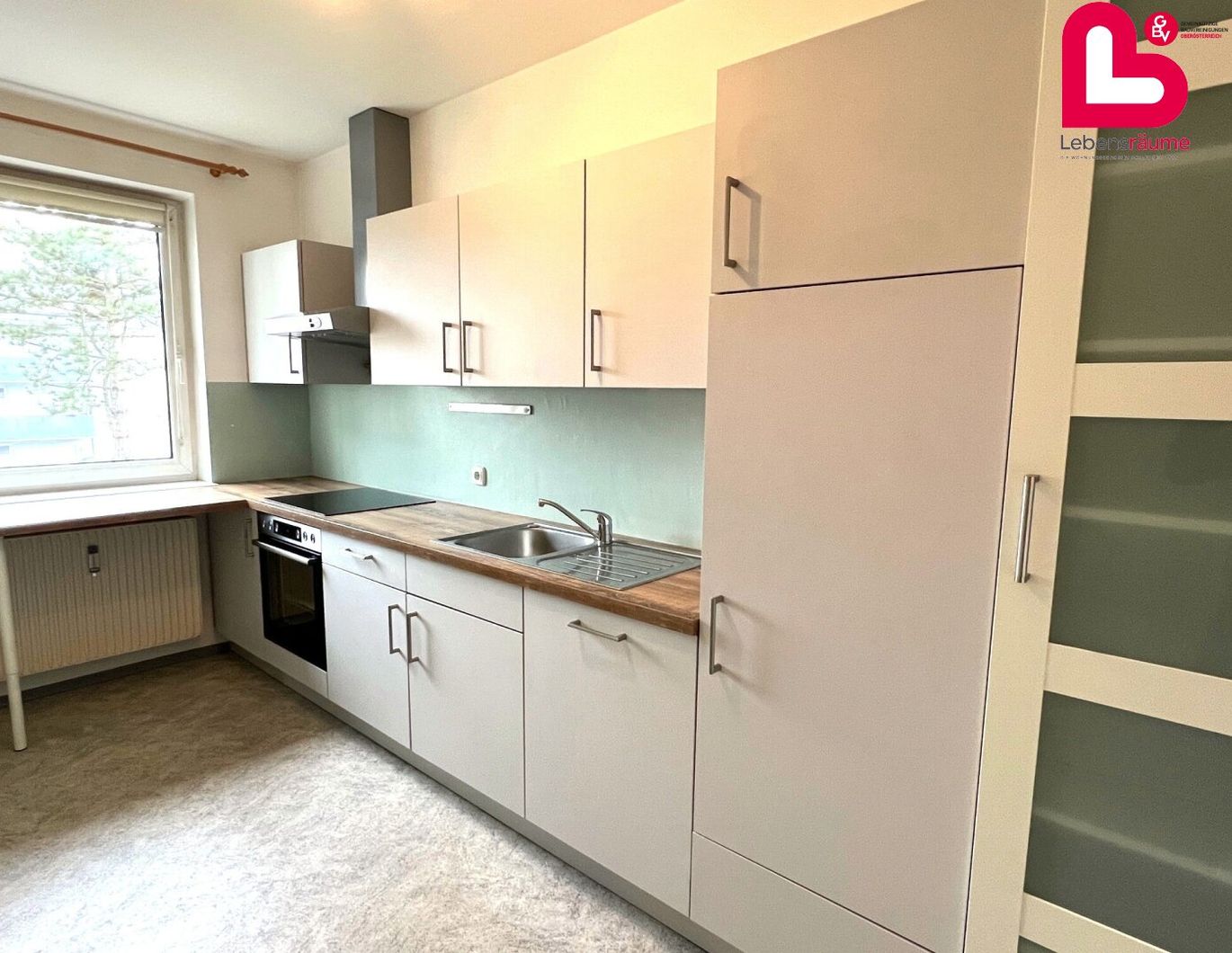 Gut geschnittene 3 Zimmer Wohnung mit Loggia