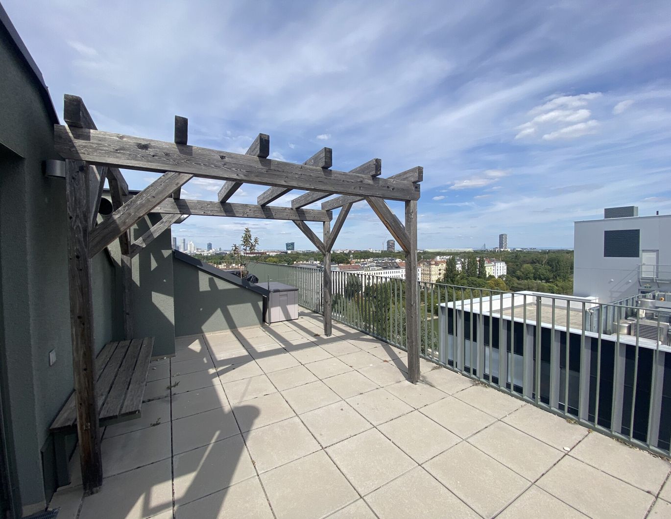 LAENDYARD | 5-Zimmer-Wohntraum mit Dachterrasse in Donaukanal Nähe