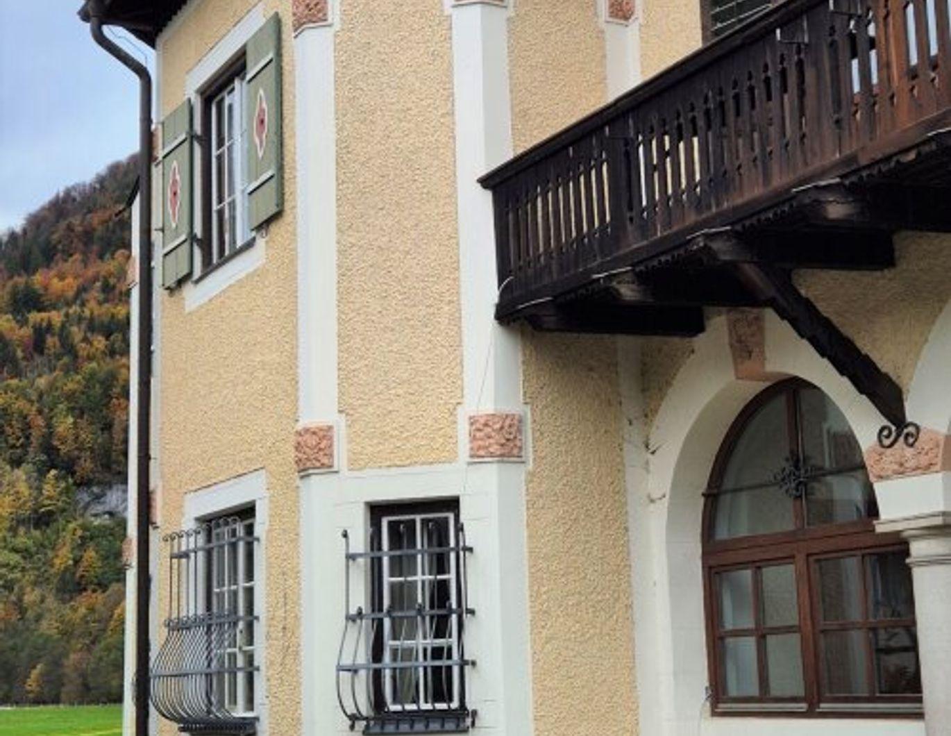 Ferienwohnsitz: Jugendstil Villa mit Badeplatzanteil!