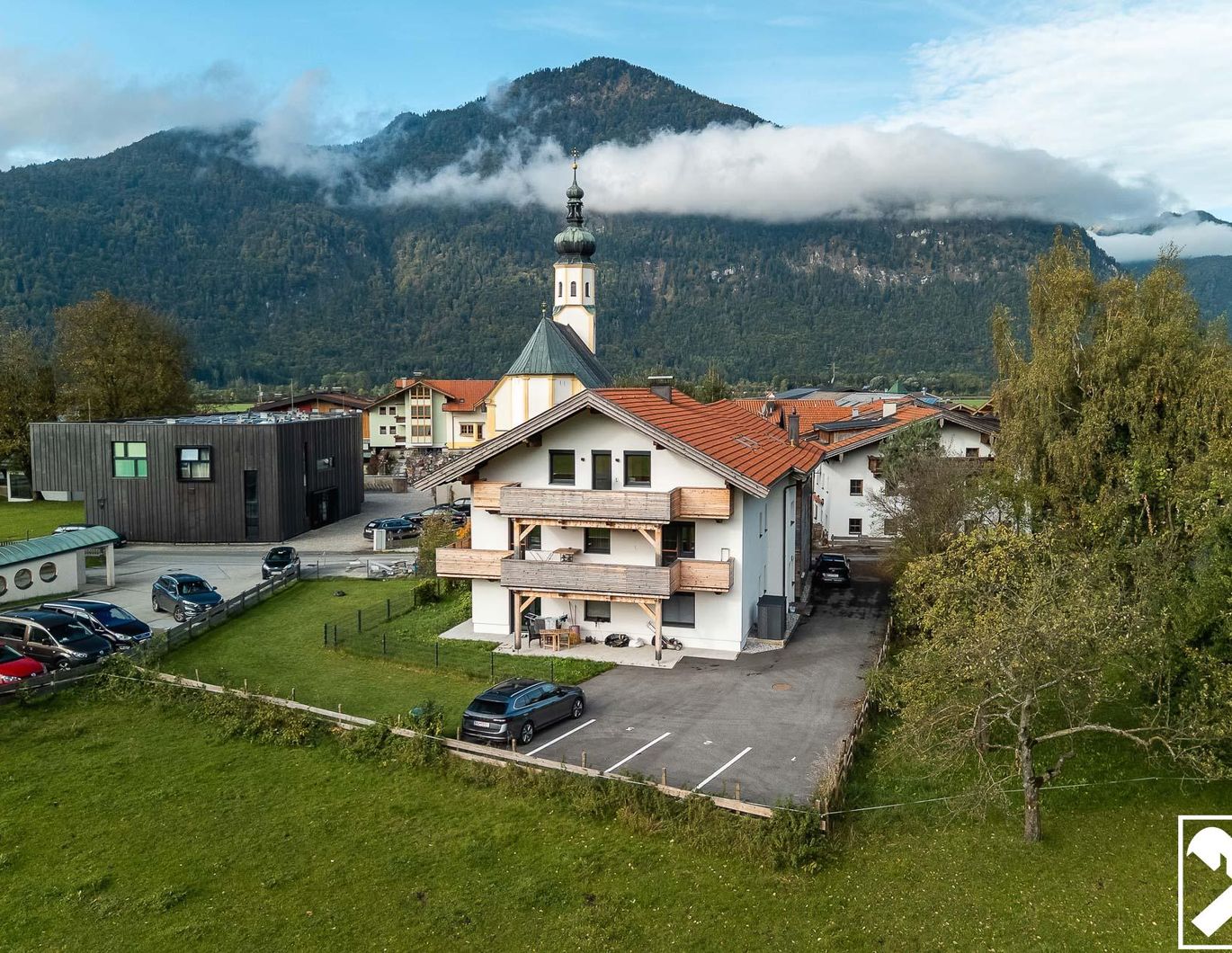 Exklusive Dachgeschosswohnung in Grenznähe