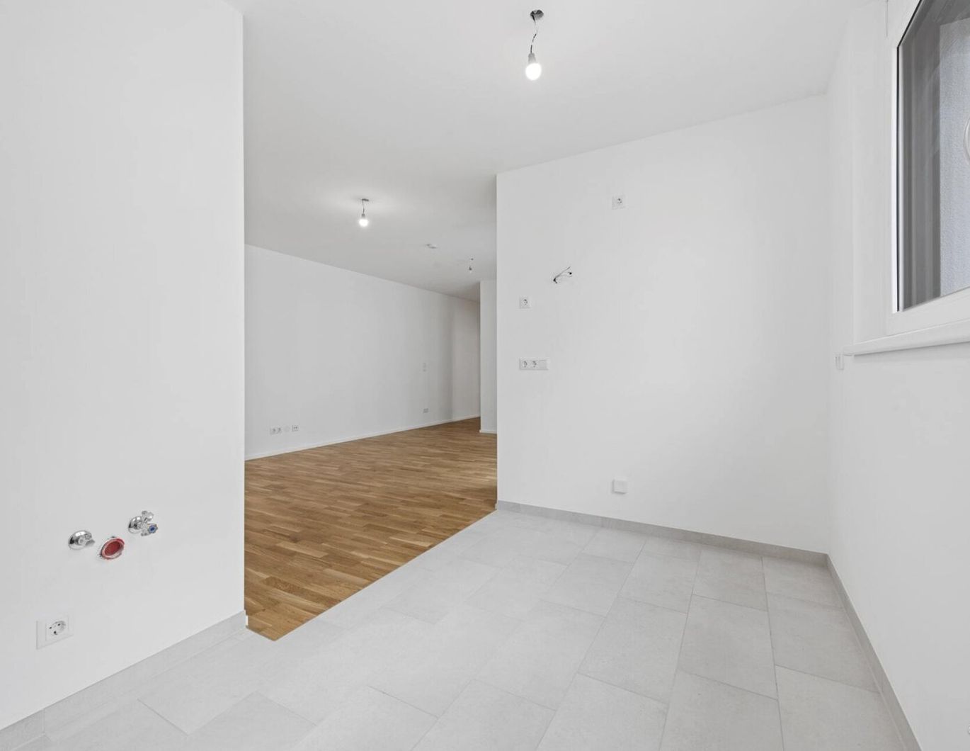 BEZUGSFERTIG: Helle südseitige 3-Zimmer-Wohnung mit Loggia - PROVISIONSFREI