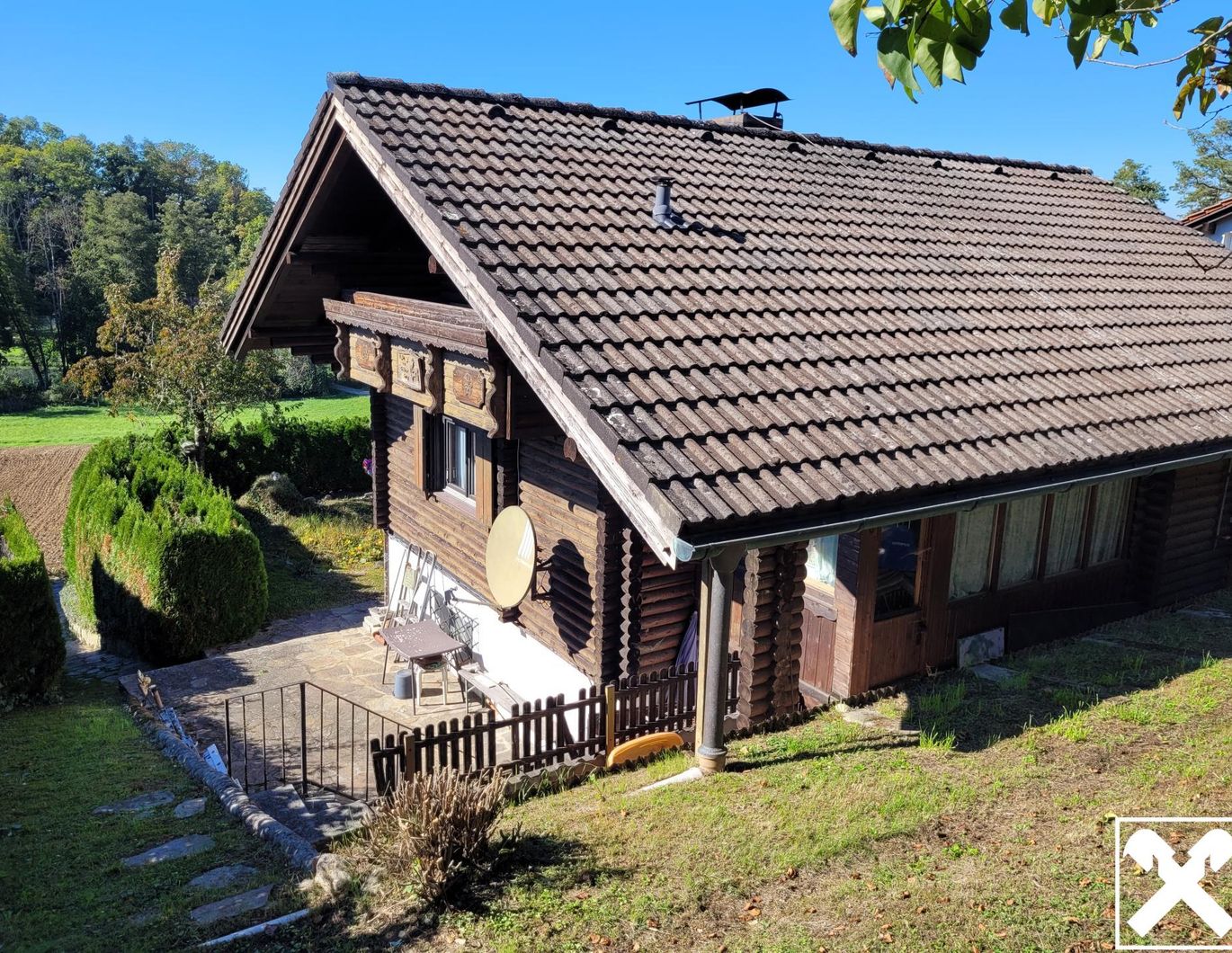 Idyllisches Holzblockhaus in Naturrandlage