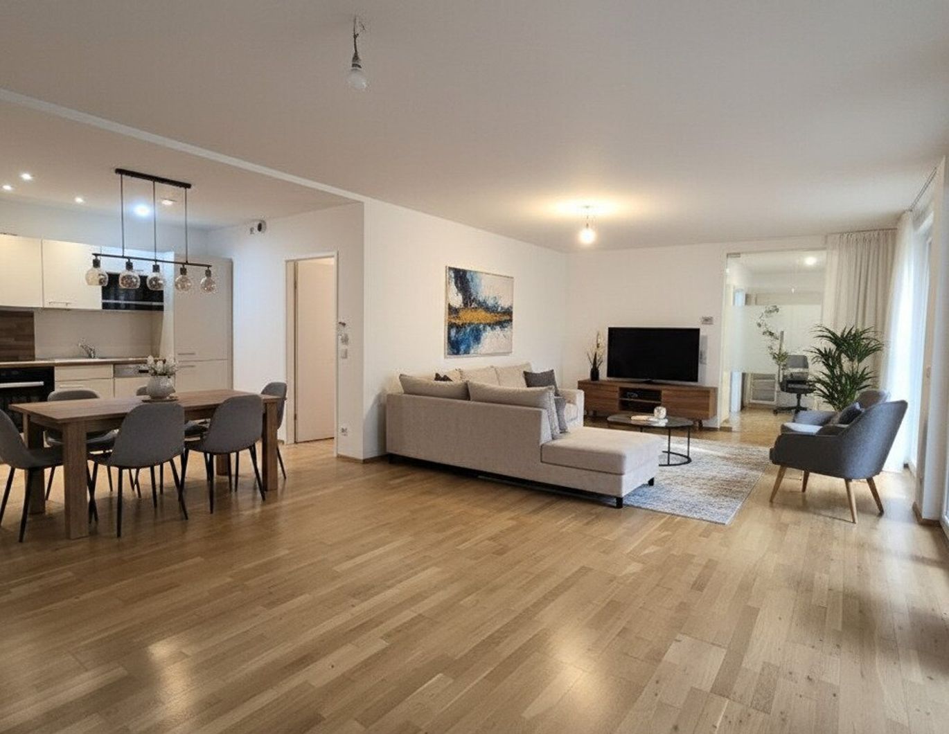 ERDGESCHOSSWOHNUNG MIT TERRASSE