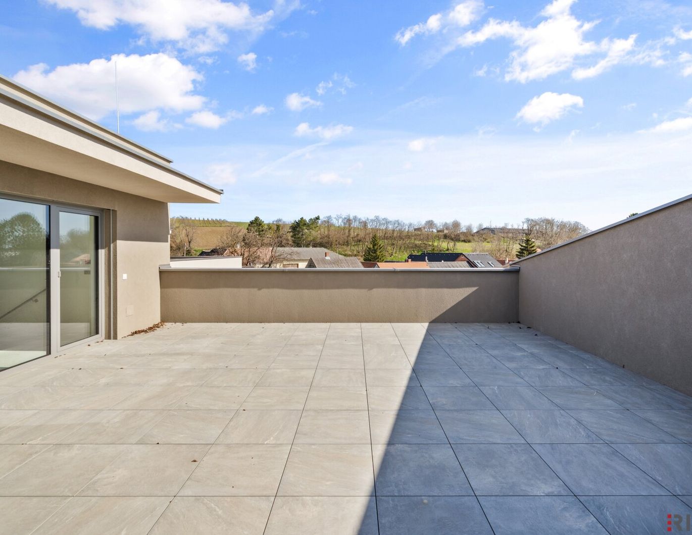 Dachgeschoss *** 4-Zimmer mit rund 105m² Terrasse *** Leben im Weinviertel *** Nähe Wolkersdorf und Gerasdorf