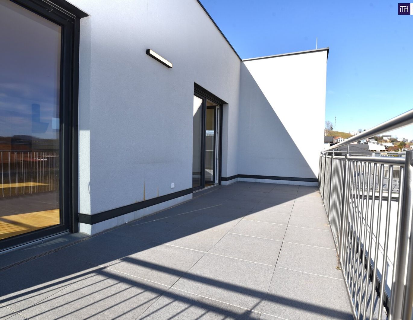 Fantastisches DOPPELHAUS mitten im Weinparadies - mit DOPPELGARAGE, GARTEN, TERRASSE & DACHTERRASSE! Ab März 2026!