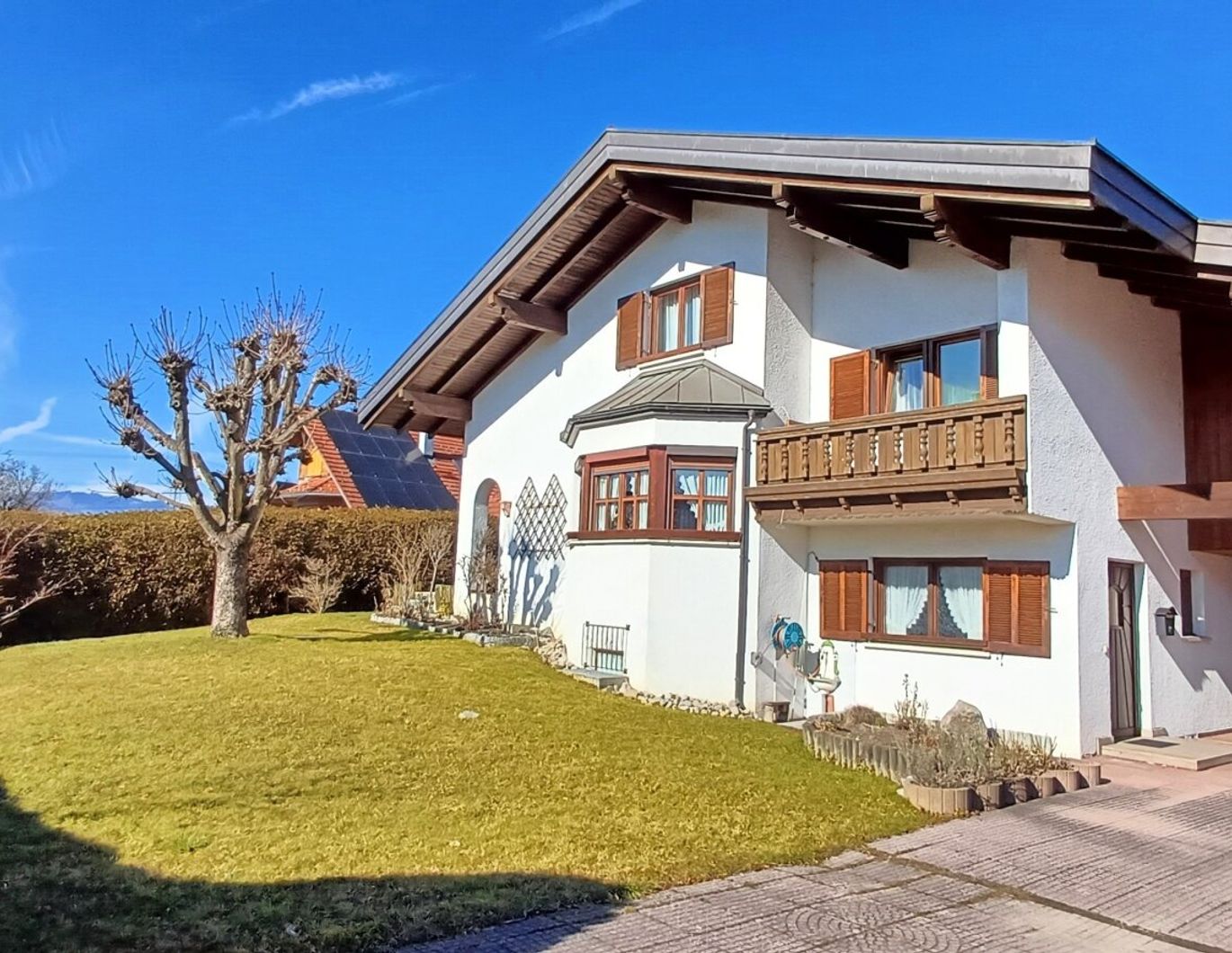 Charmantes Einfamilienhaus mit sehr gepflegter Ausstattung und grossem Garten zu verkaufen!