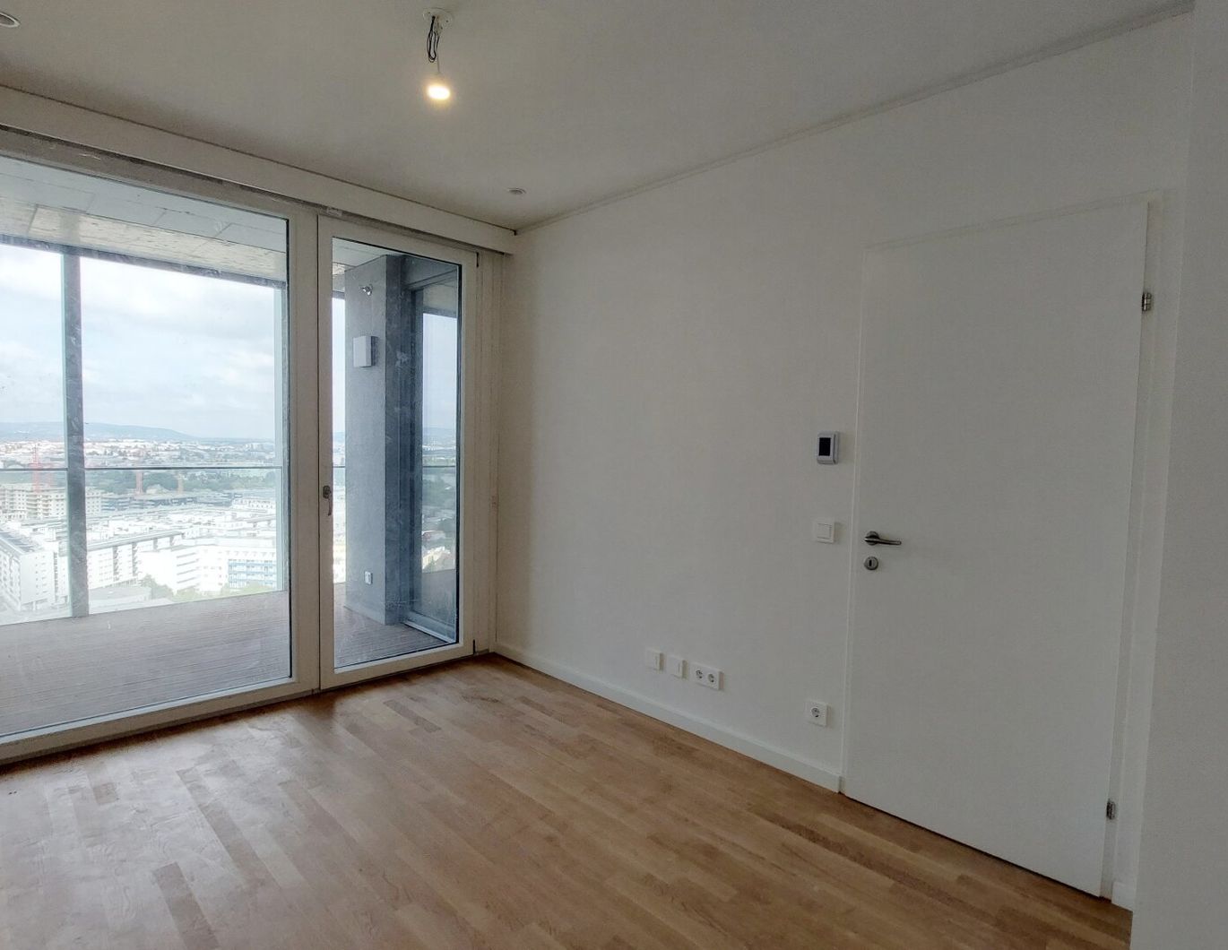 Urbanes Wohnen mit Rooftop Pool, Spa & Skylineblick - TOWER HOMES