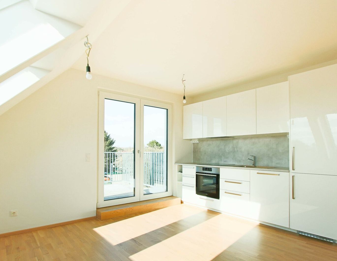 Traumhafte DG-Wohnung in Ruhelage, 2 Terrassen und Grünblick | optionale Dachterrasse