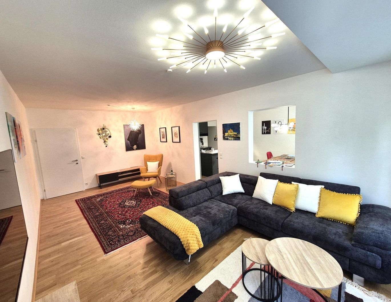 Moderne 4-Zimmer-Wohnung mit Balkon in begehrter Lage (Provisionsfrei)