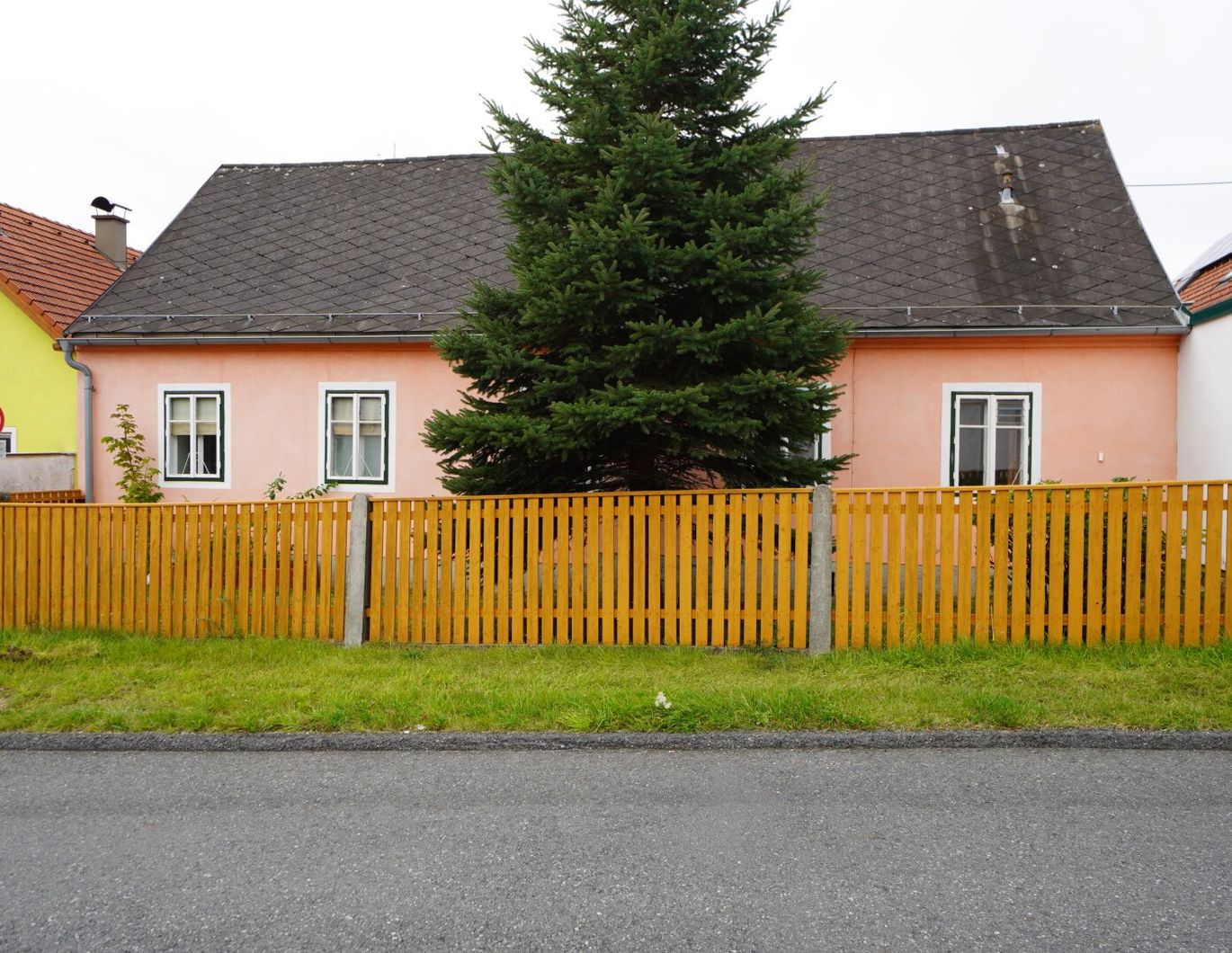 Gemütliches Landhaus mit Nebengebäude direkt in Groß-Siegharts